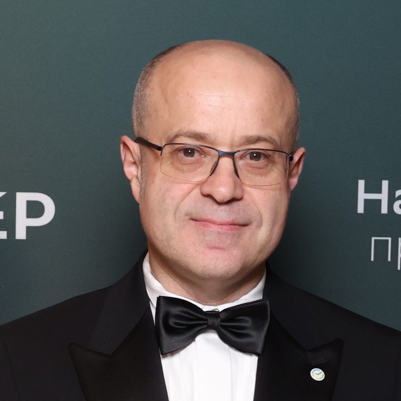 Альберт
Ефимов