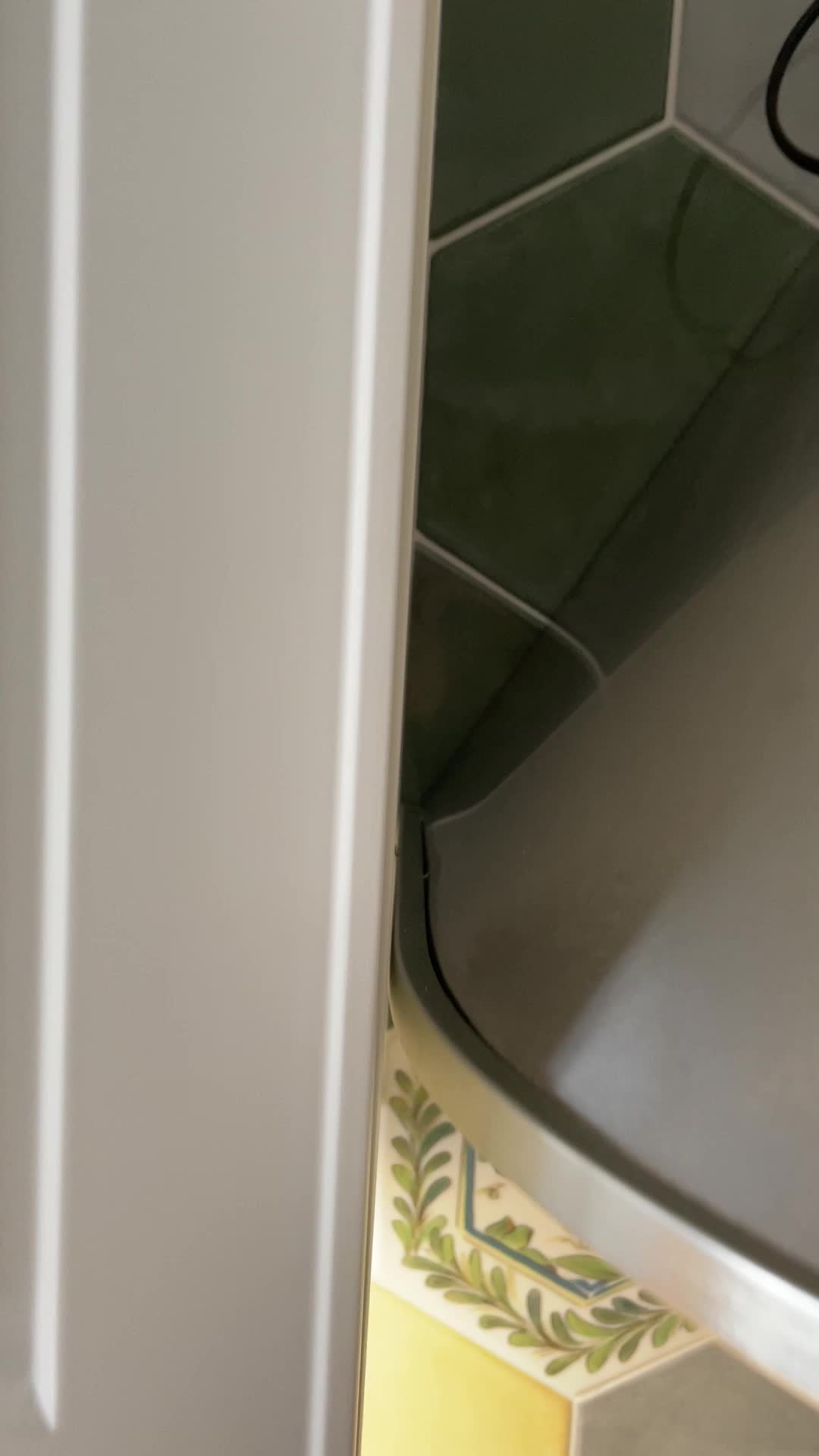 review-gallery-item