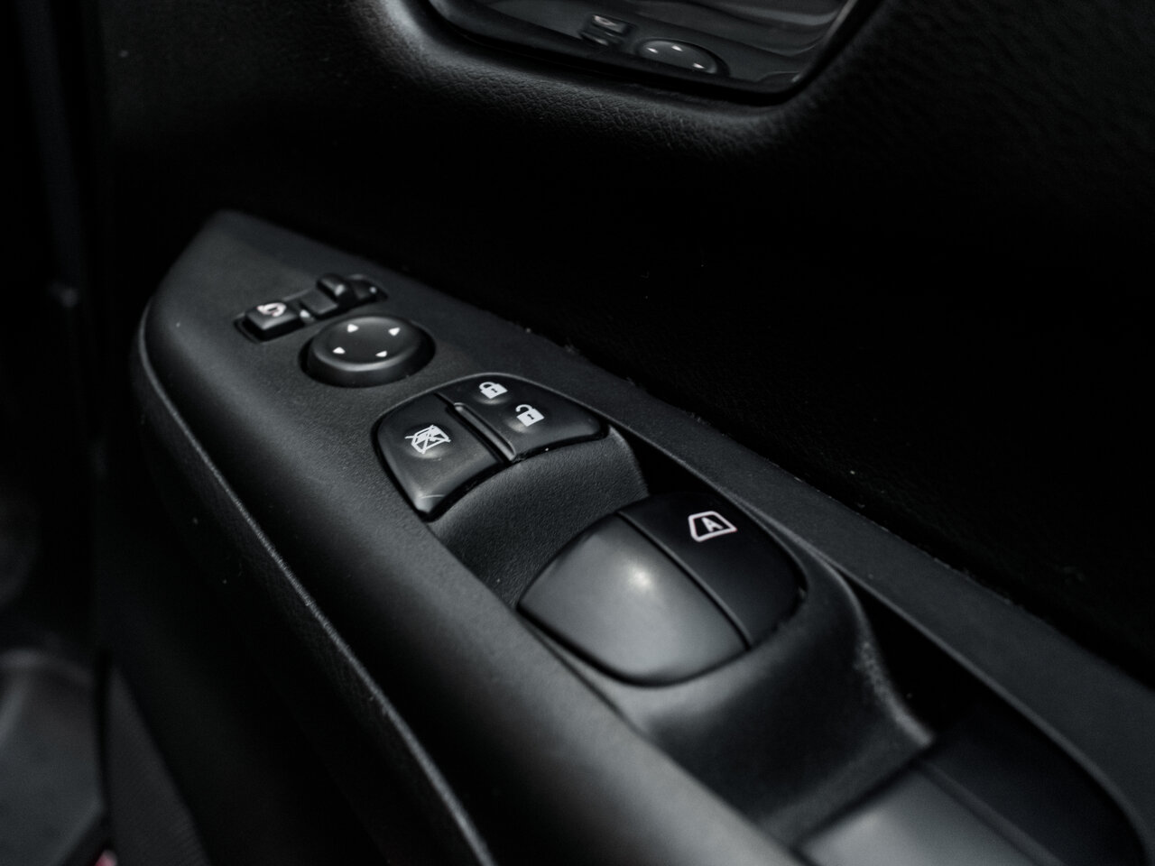 Купить Nissan Serena 1.2hyb AT (136 л.с.), 2018 в Екатеренбурге