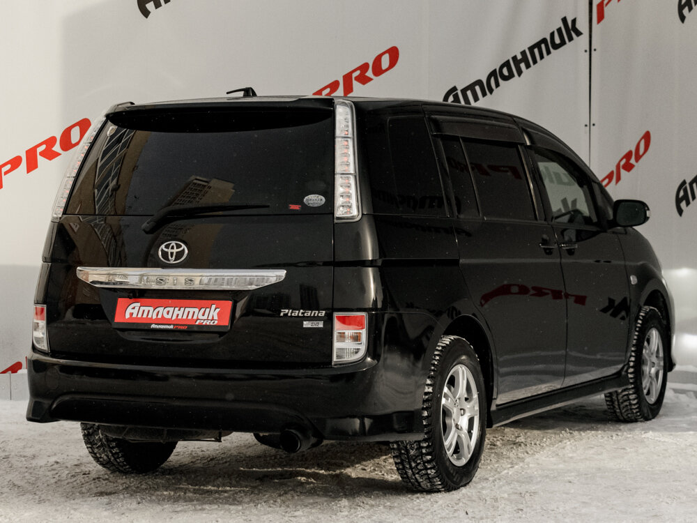 Купить Toyota ISis 1.8 CVT (144 л.с.), 2012 в Екатеренбурге