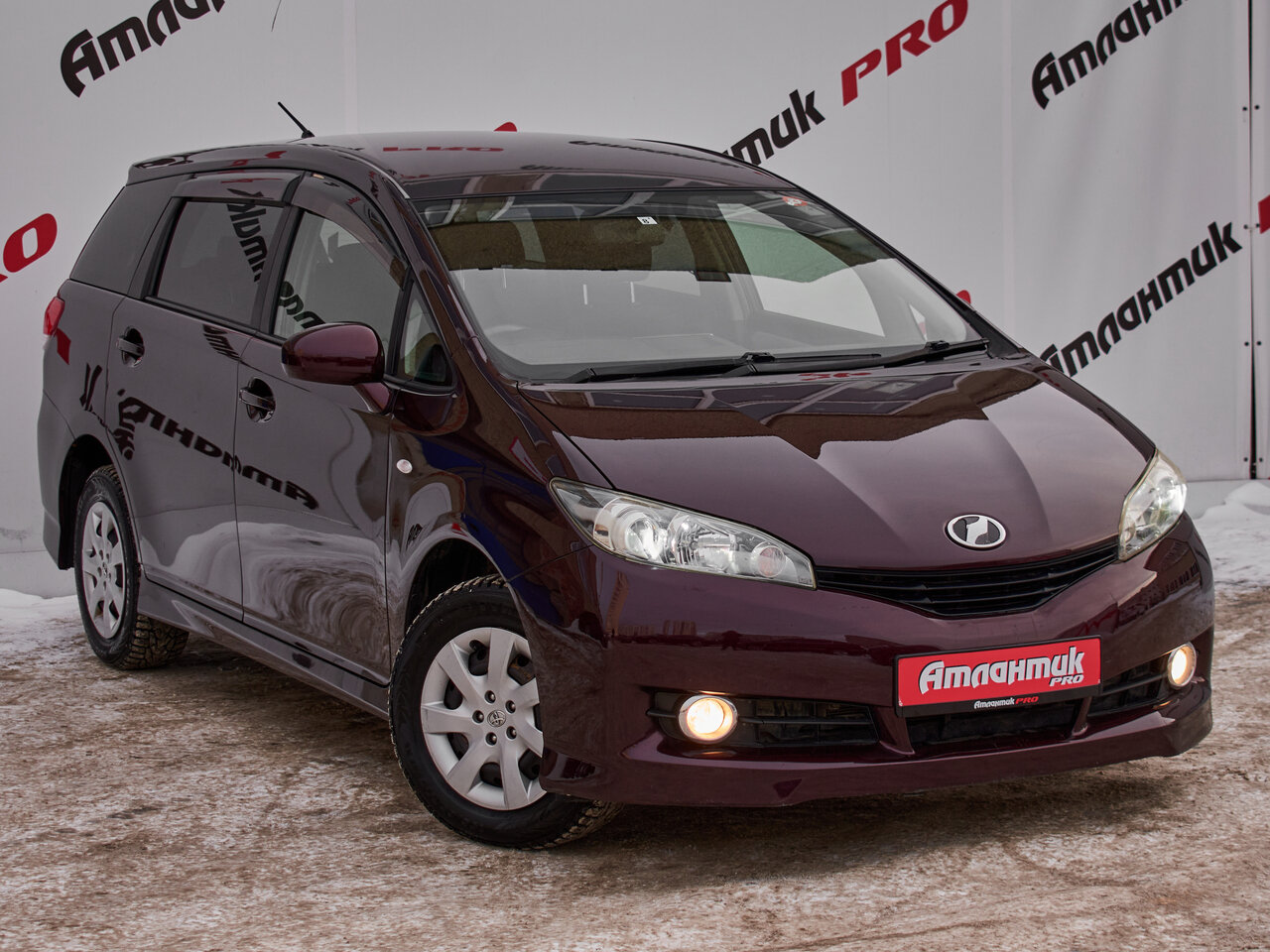 Купить Toyota Wish 1.8 CVT (133 л.с.) 4WD, 2011 в Екатеренбурге