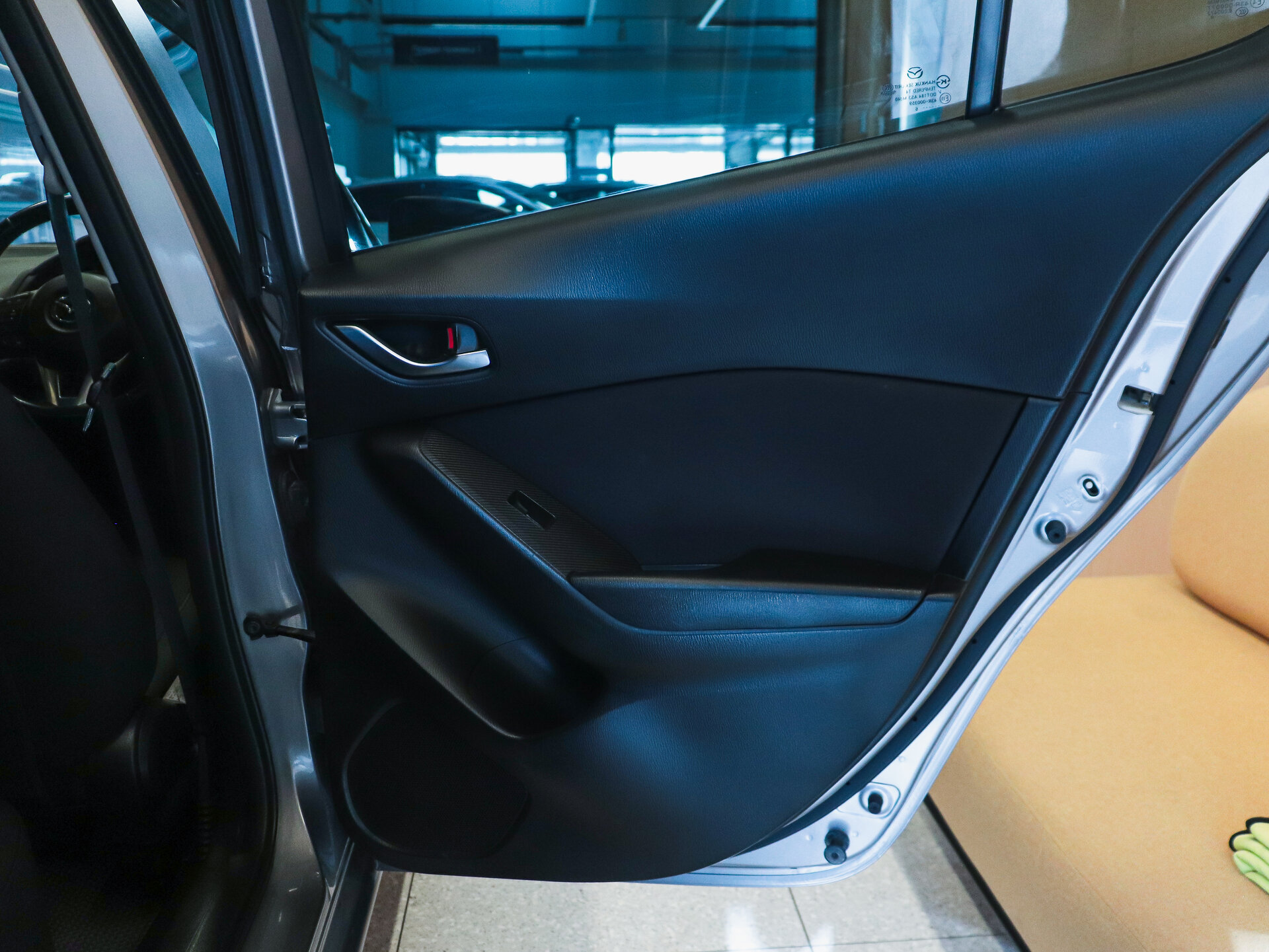 Mazda Axela 2016 21