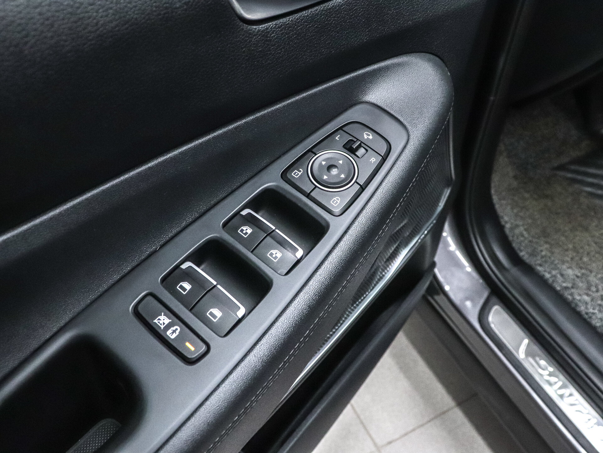 Hyundai Santa Fe 2018 8