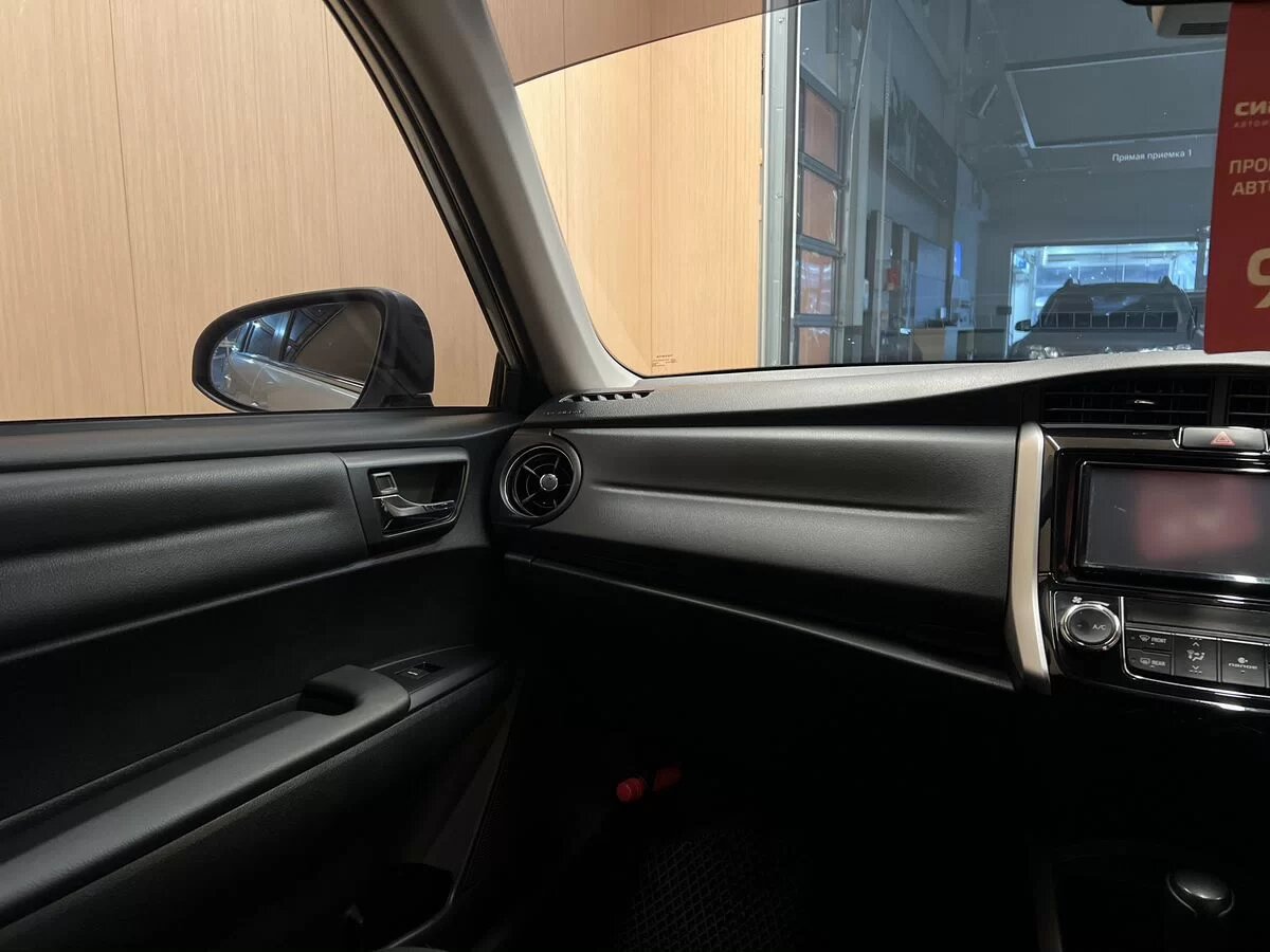 Toyota Corolla 2017 12