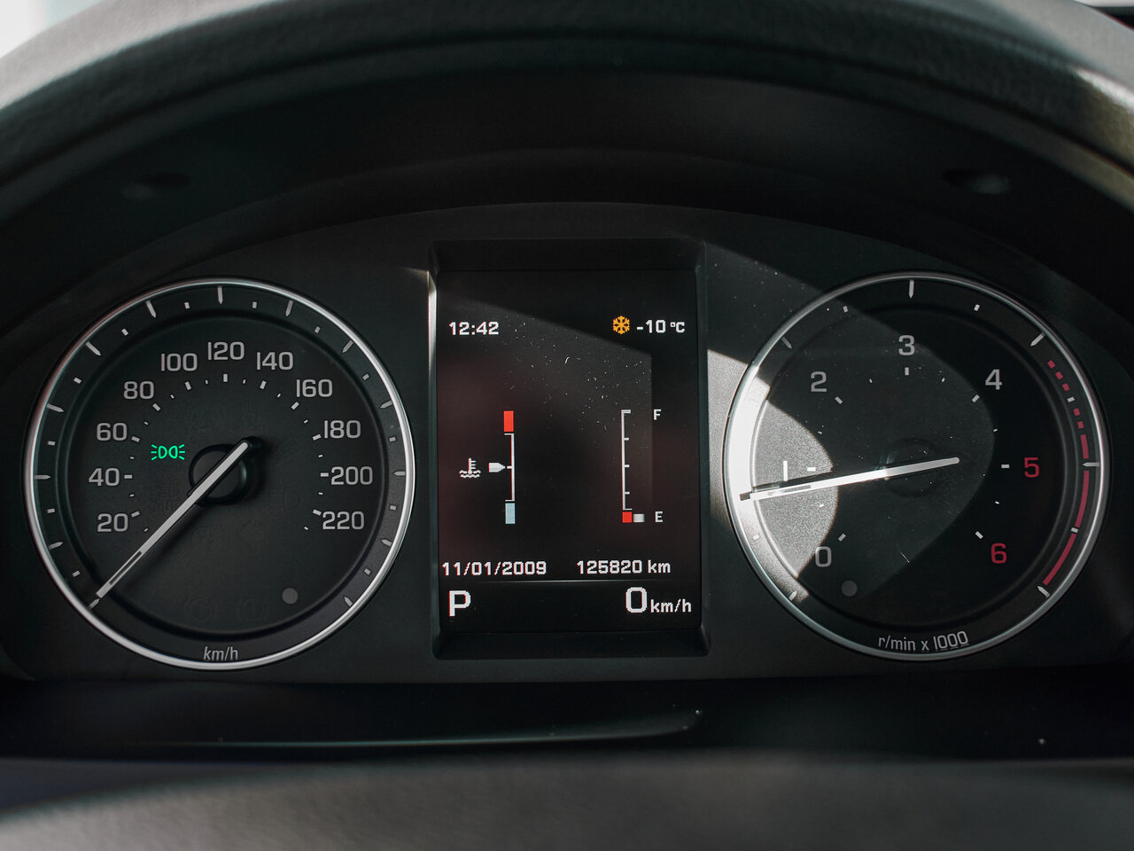 Купить Land Rover Freelander 2.2d AT (150 л.с.) 4WD, 2014 в Екатеренбурге