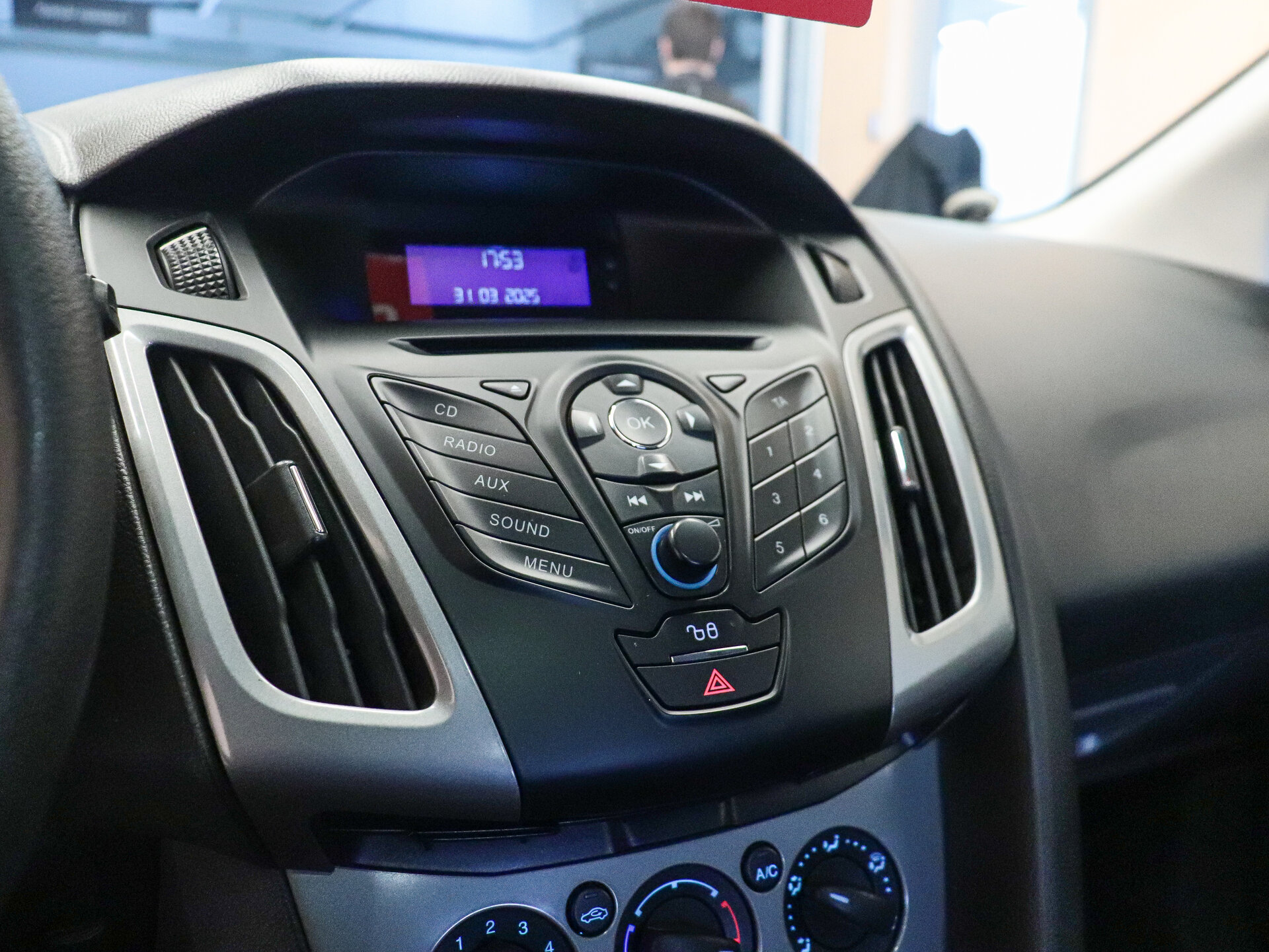 Ford Focus 2011 17