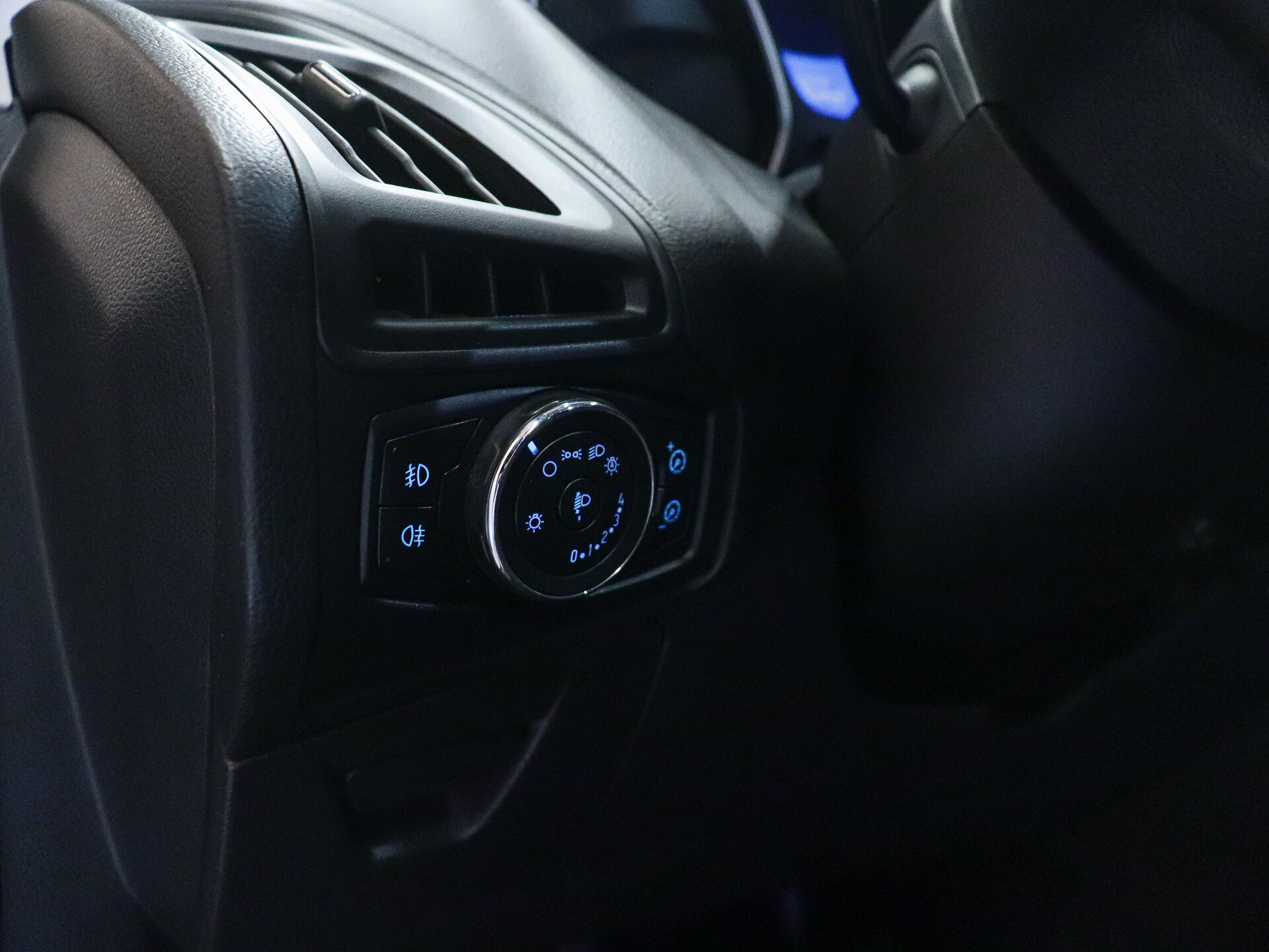 Ford Focus 2011 9