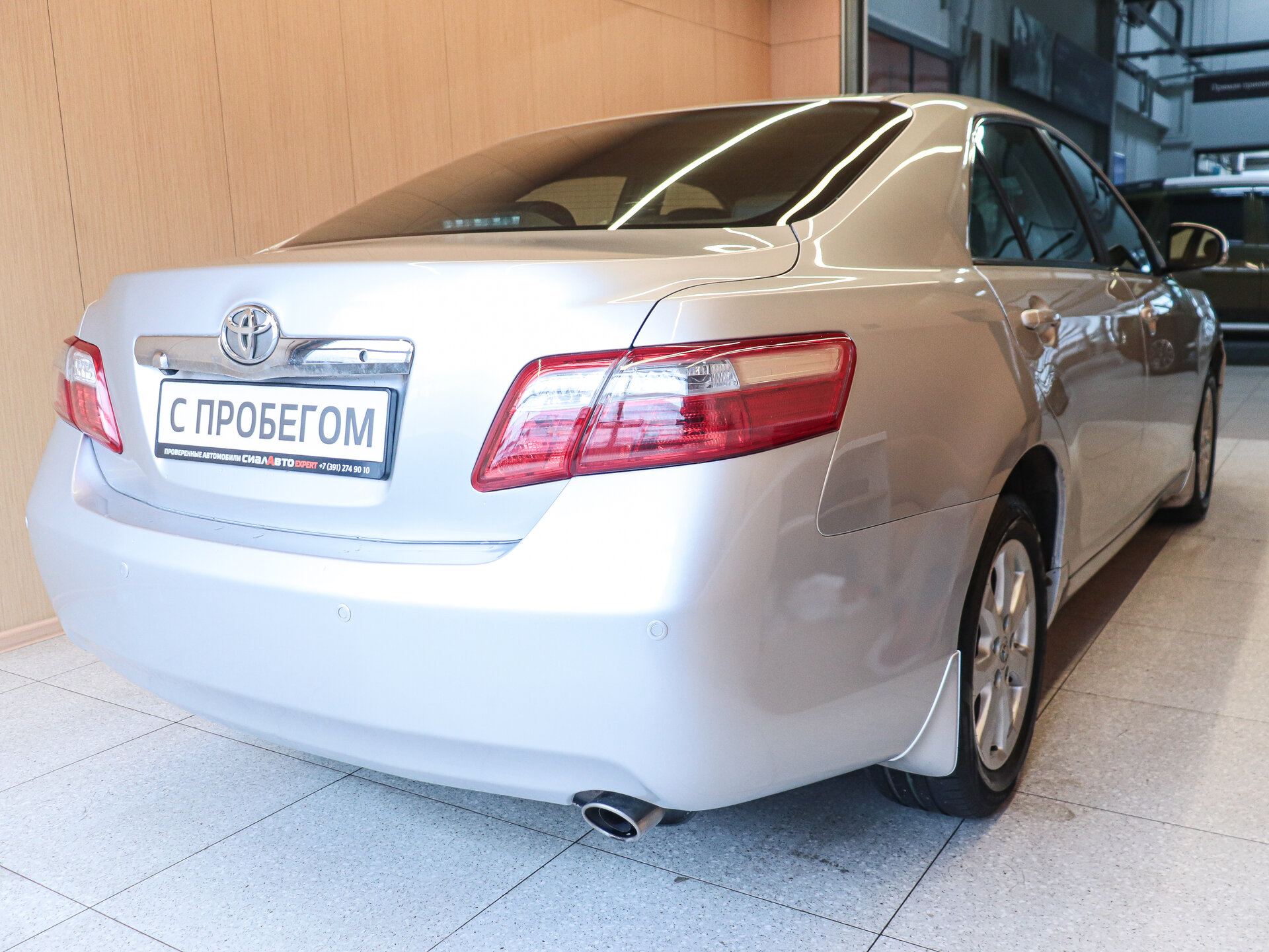 Toyota Camry 2010 4
