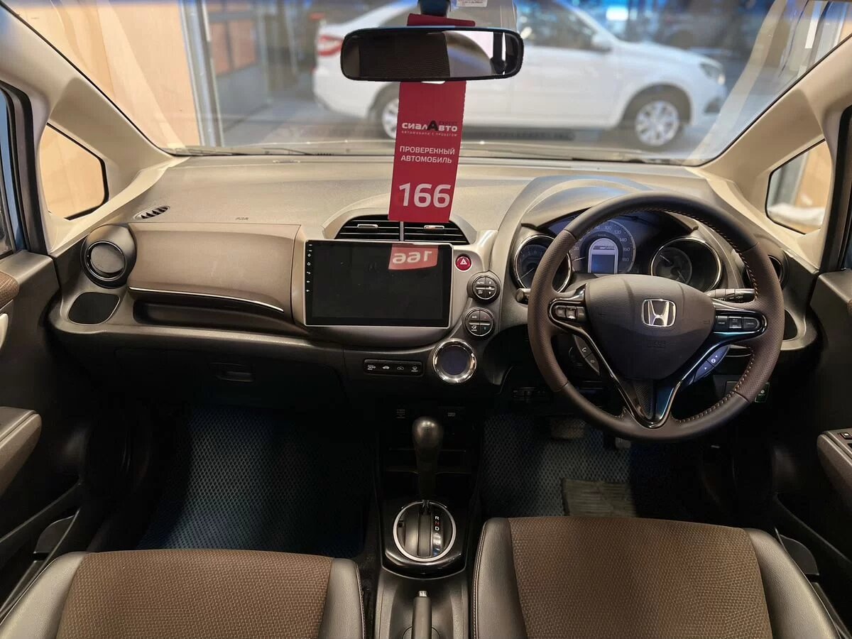 Honda Fit Shuttle 2012 16