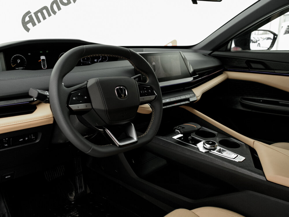 Купить Changan UNI-V 1.5 AMT (181 л.с.), 2023 в Екатеренбурге