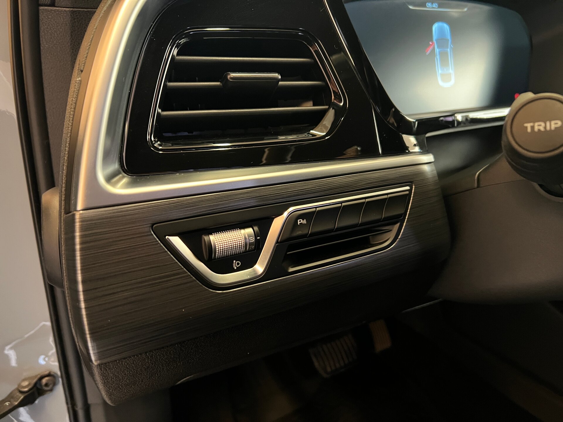 Geely Tugella 2022 10
