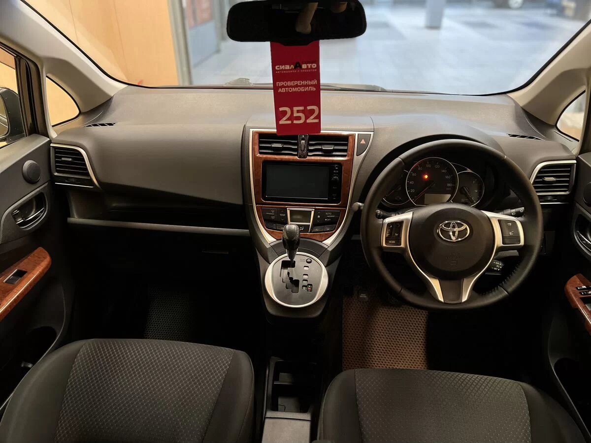 Toyota Ractis 2016 17