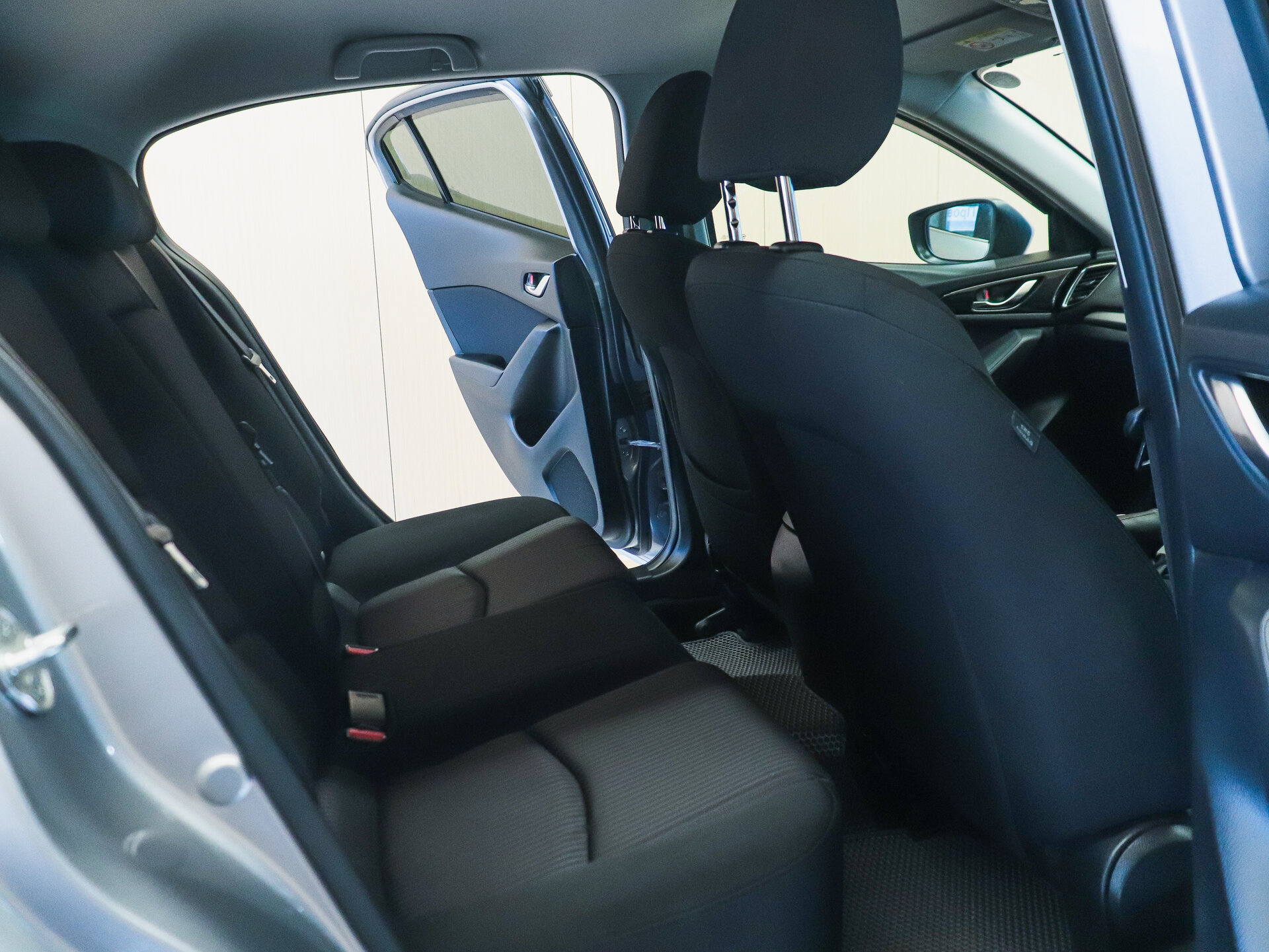 Mazda Axela 2016 23
