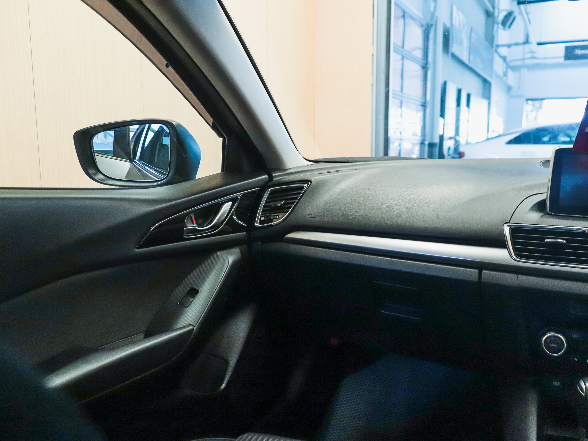 Mazda Axela 2016 24