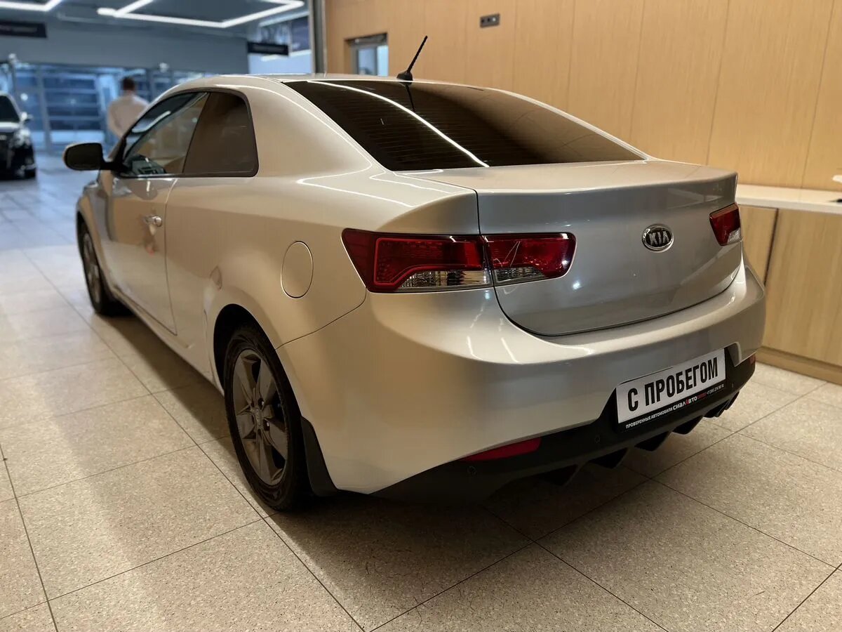 Kia Cerato 2011 6