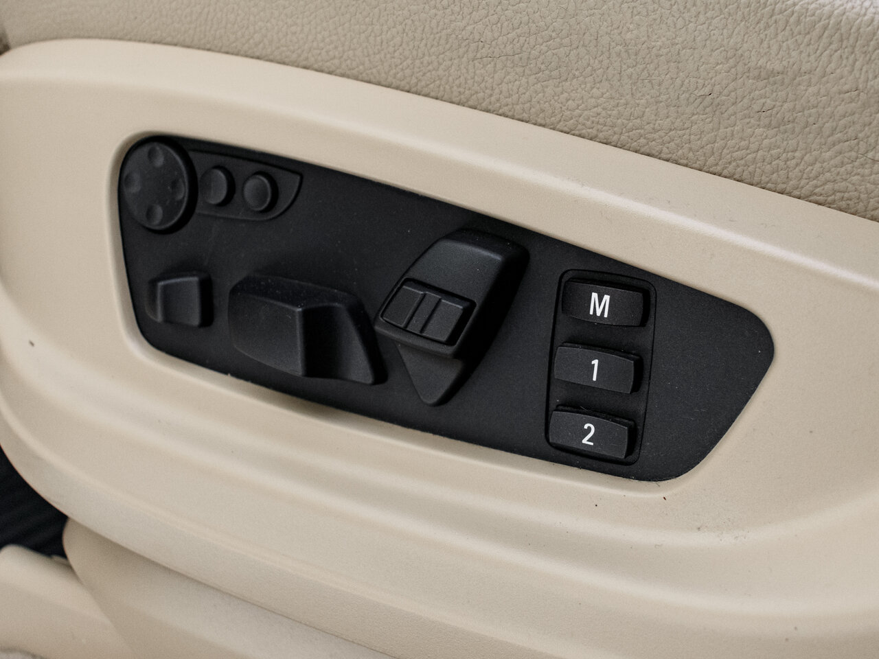 Купить BMW X6 35i 3.0 AT (306 л.с.) 4WD, 2013 в Екатеренбурге