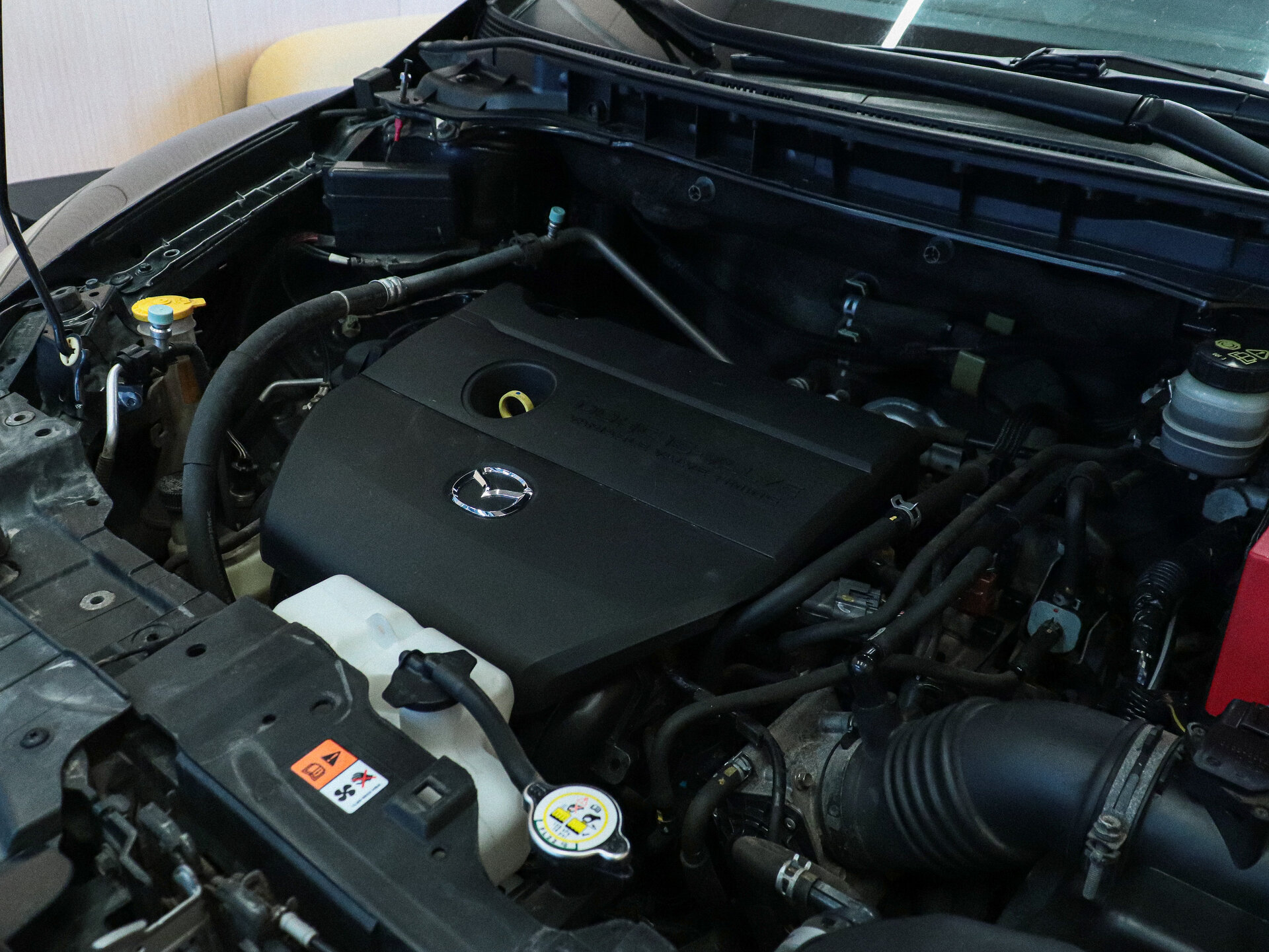 Mazda CX-7 2011 24