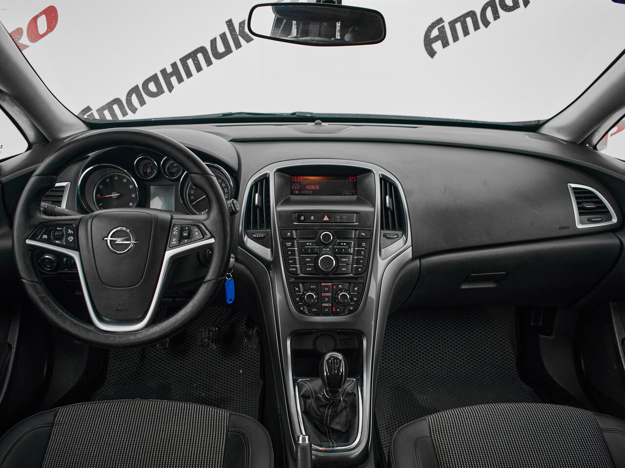 Купить Opel Astra 1.6 MT (115 л.с.), 2012 в Екатеренбурге