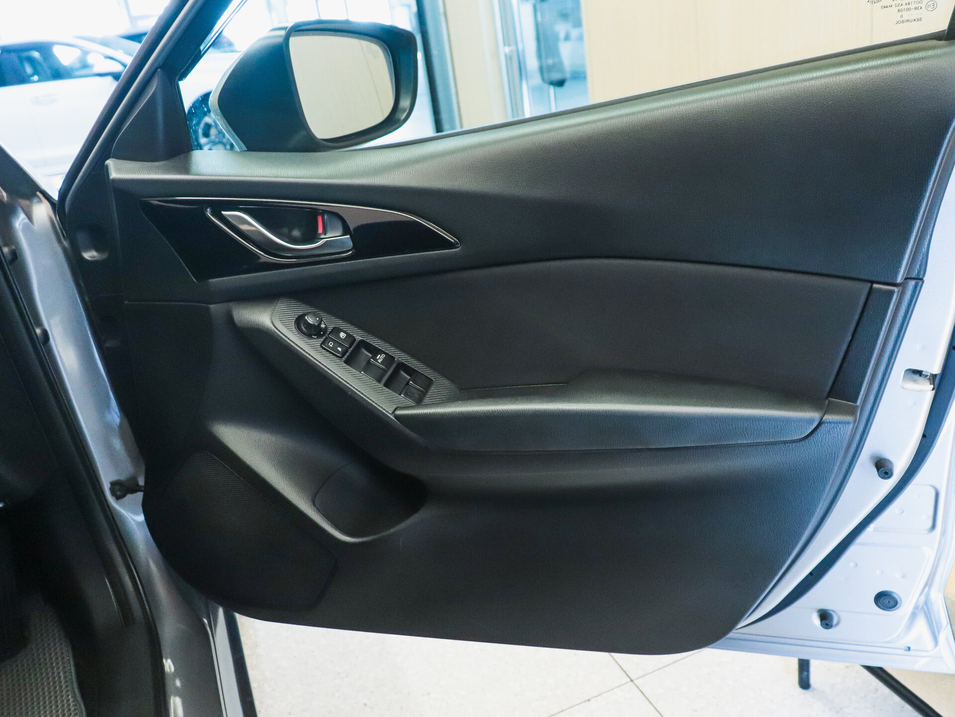 Mazda Axela 2016 8