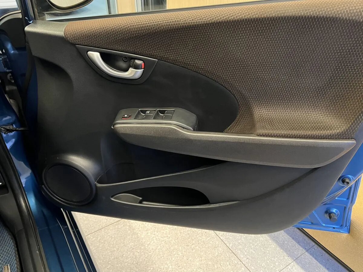 Honda Fit Shuttle 2012 7