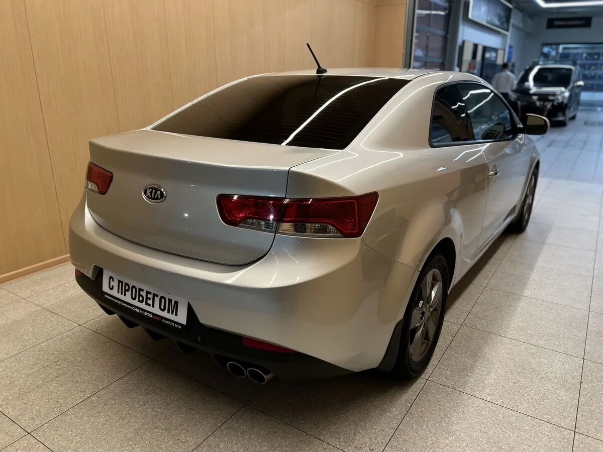 Kia Cerato 2011 4