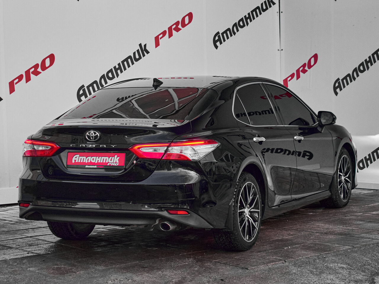 Купить Toyota Camry 2.5 AT (181 л.с.), 2018 в Екатеренбурге