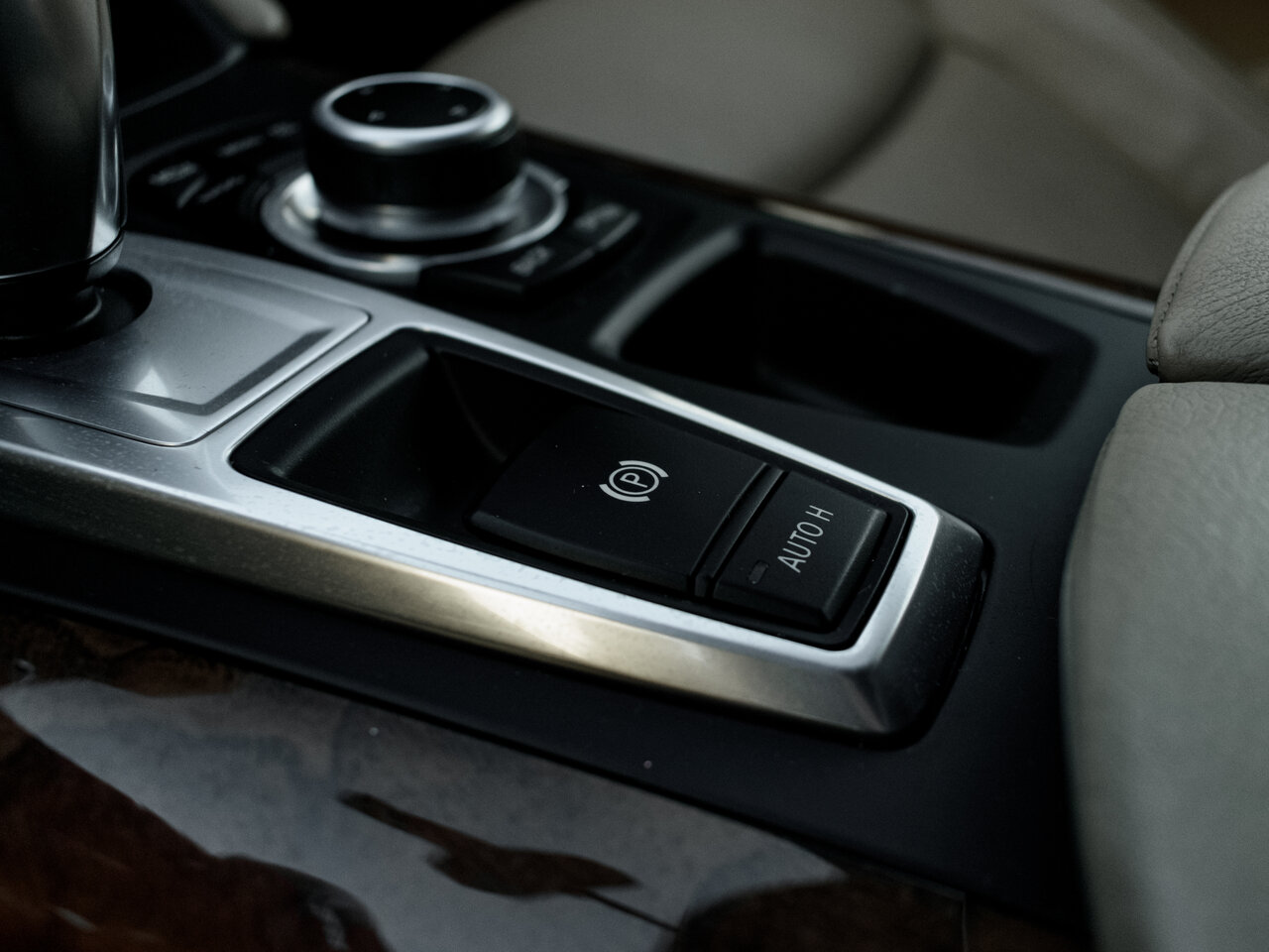 Купить BMW X6 35i 3.0 AT (306 л.с.) 4WD, 2013 в Екатеренбурге