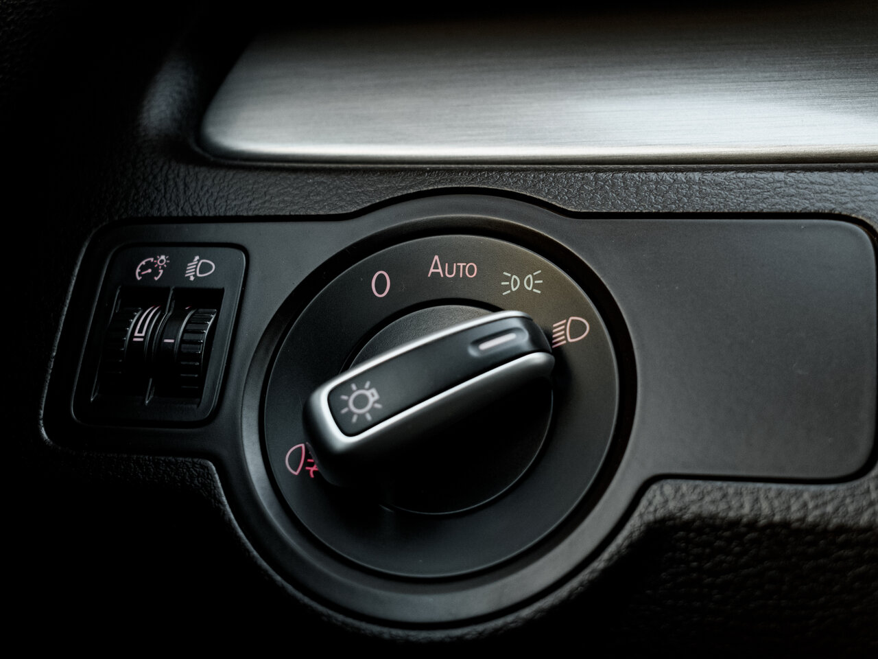 Купить Volkswagen Passat 1.8 MT (152 л.с.), 2011 в Екатеренбурге