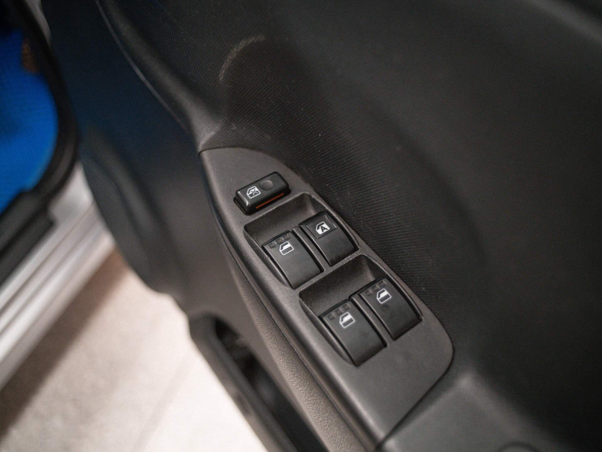 Daihatsu Esse 2011 8