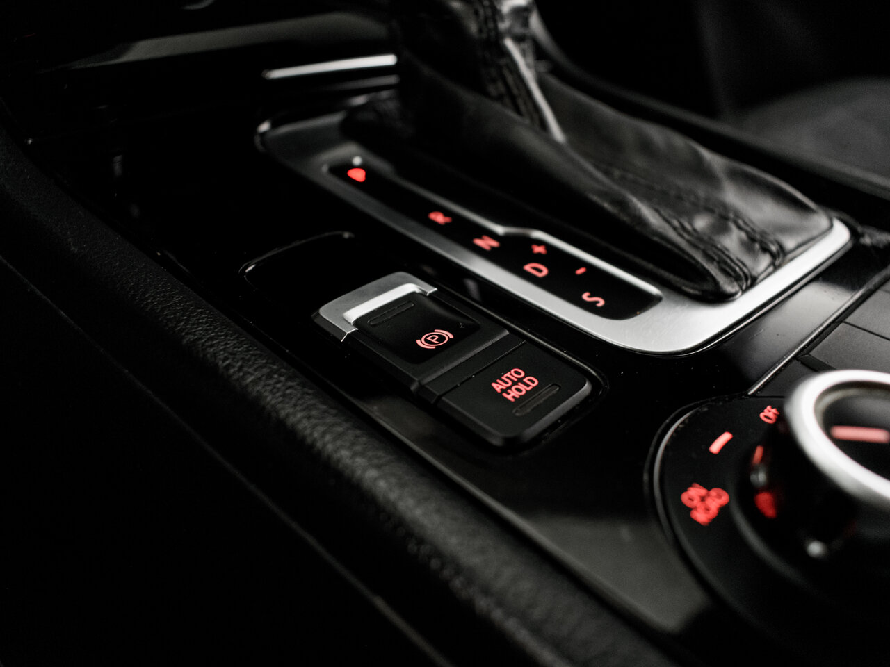 Купить Volkswagen Touareg 3.0d AT (204 л.с.) 4WD, 2011 в Екатеренбурге