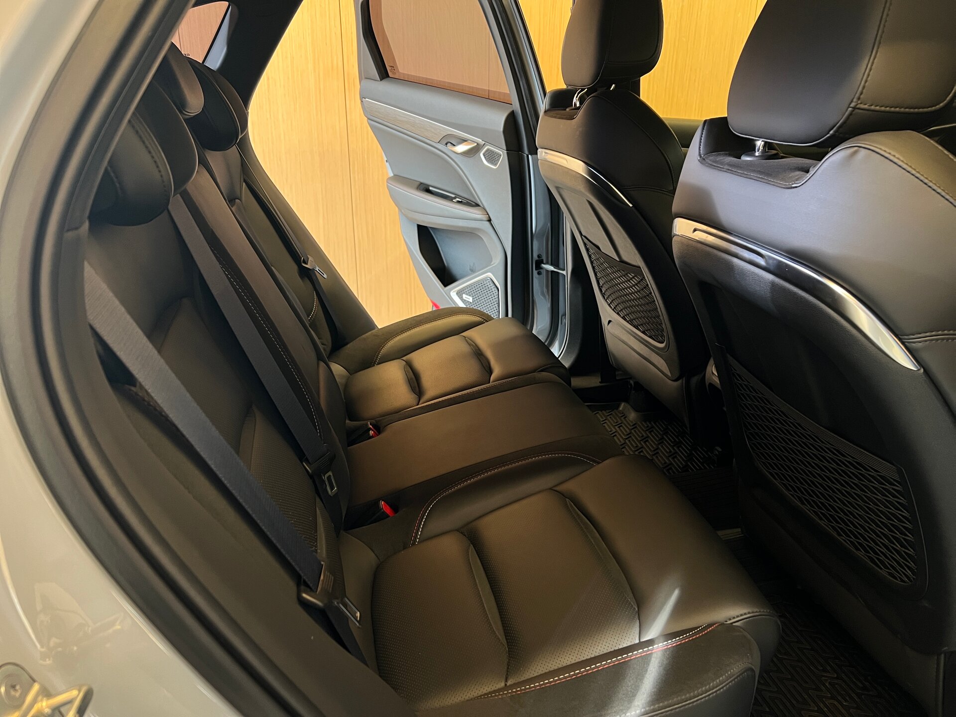 Geely Tugella 2022 25