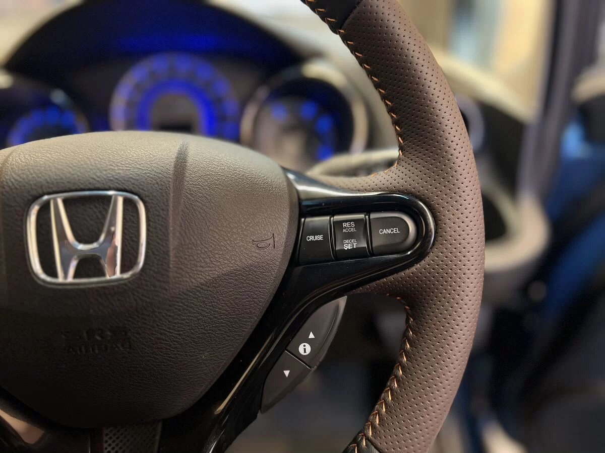 Honda Fit Shuttle 2012 14