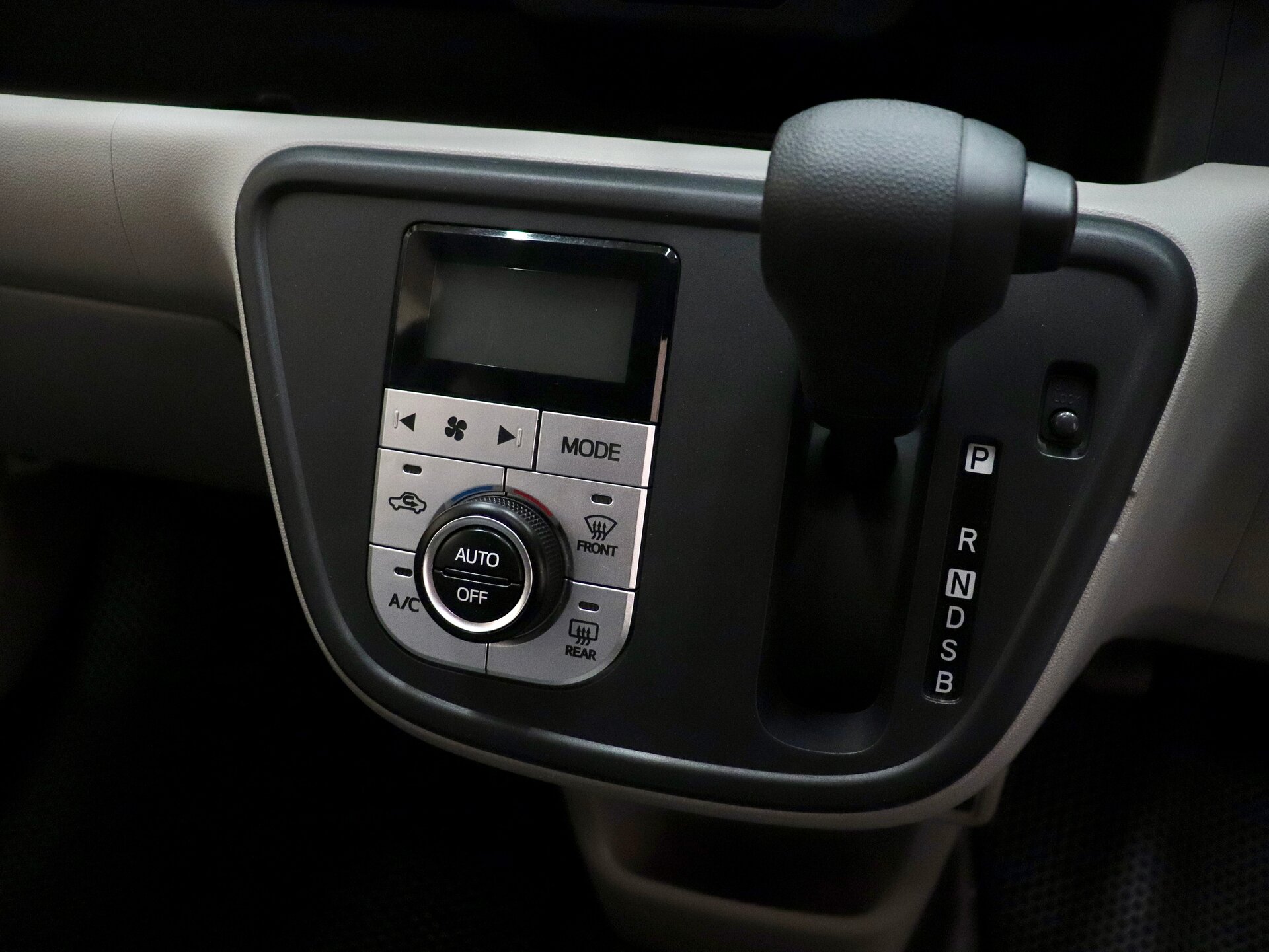 Daihatsu Boon 2018 15