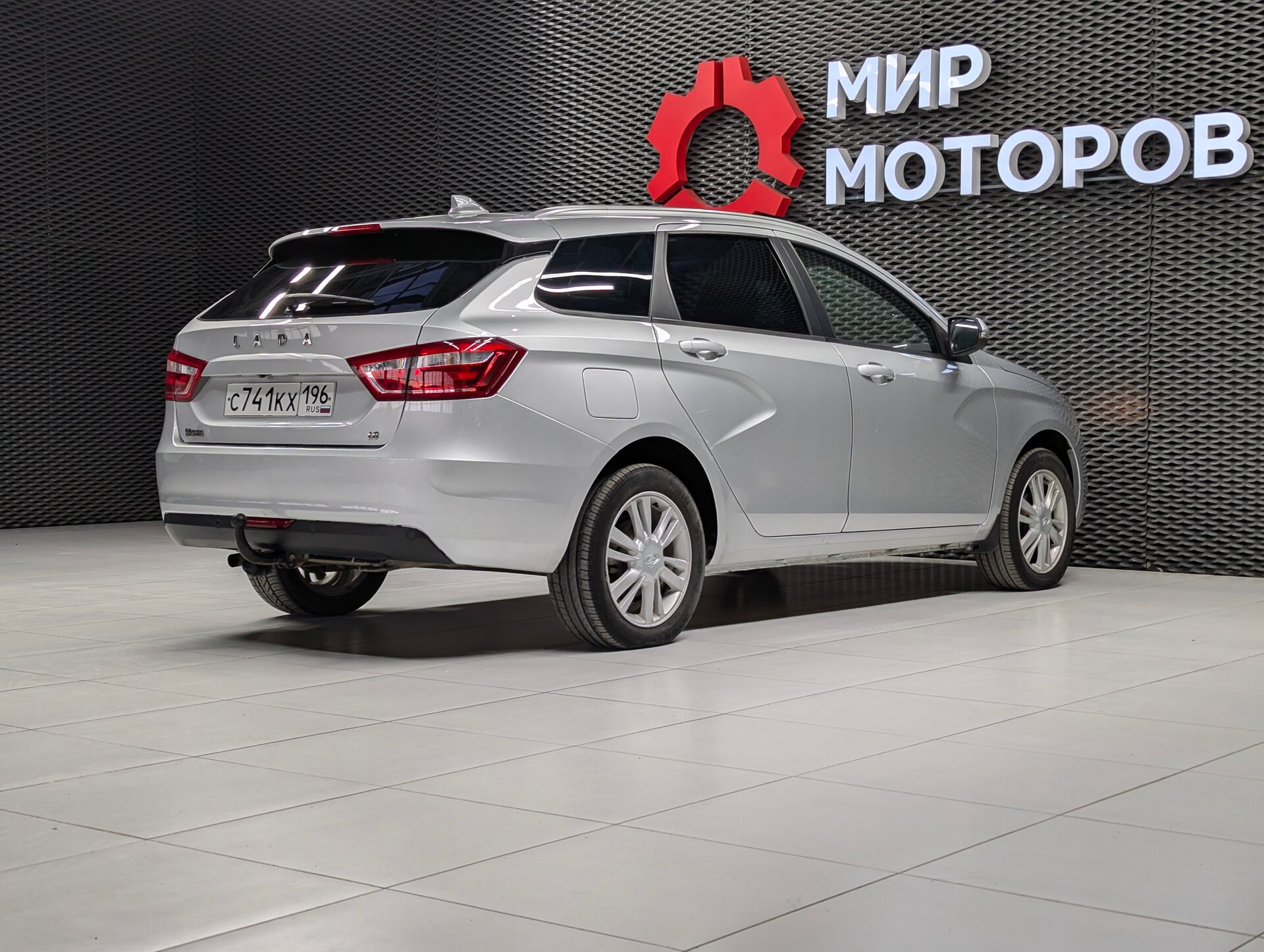 Lada (ВАЗ) Vesta, I Luxe Prestige (2017-2019), 2019, Универсал 5 дв.