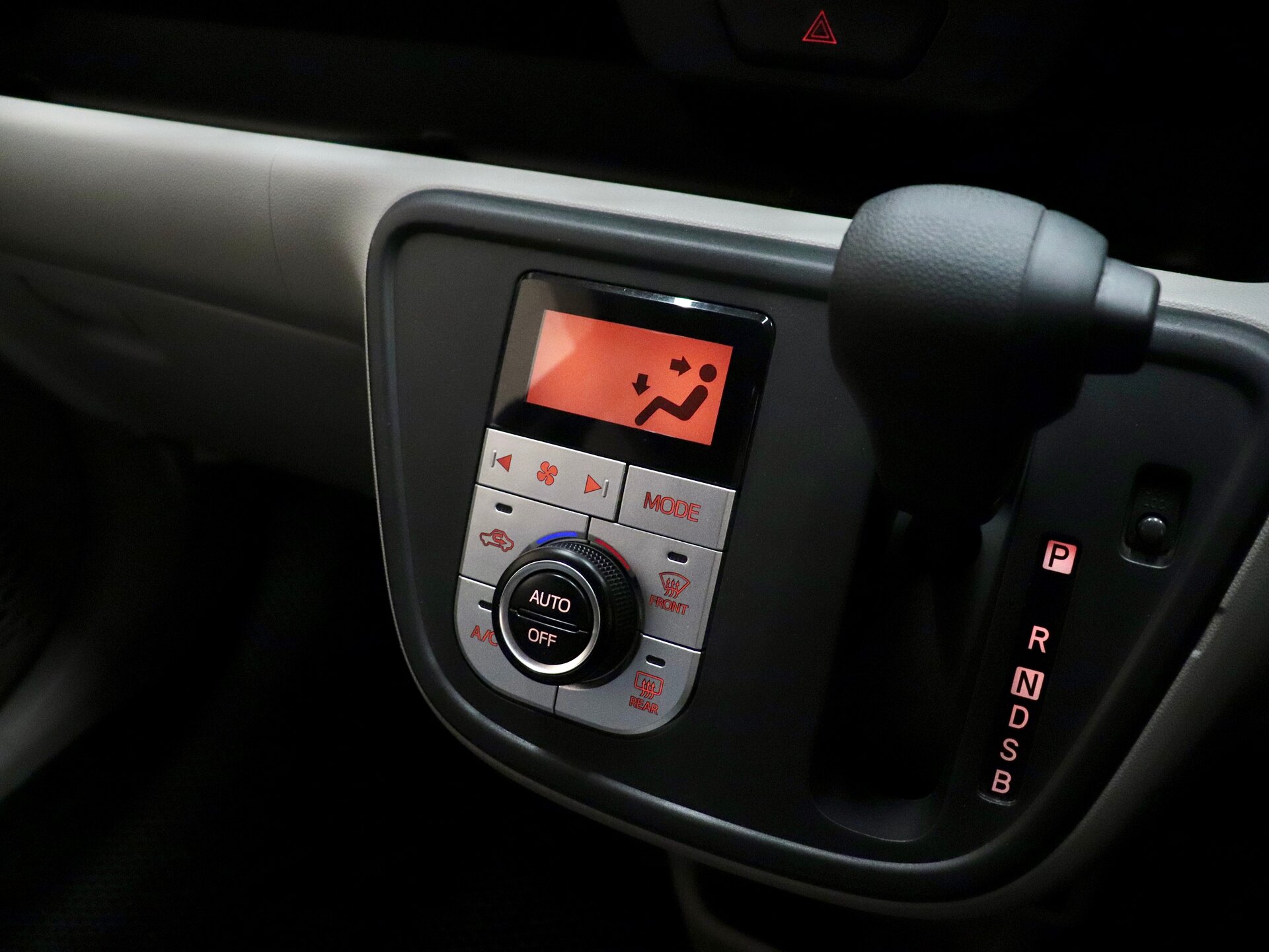Daihatsu Boon 2018 16