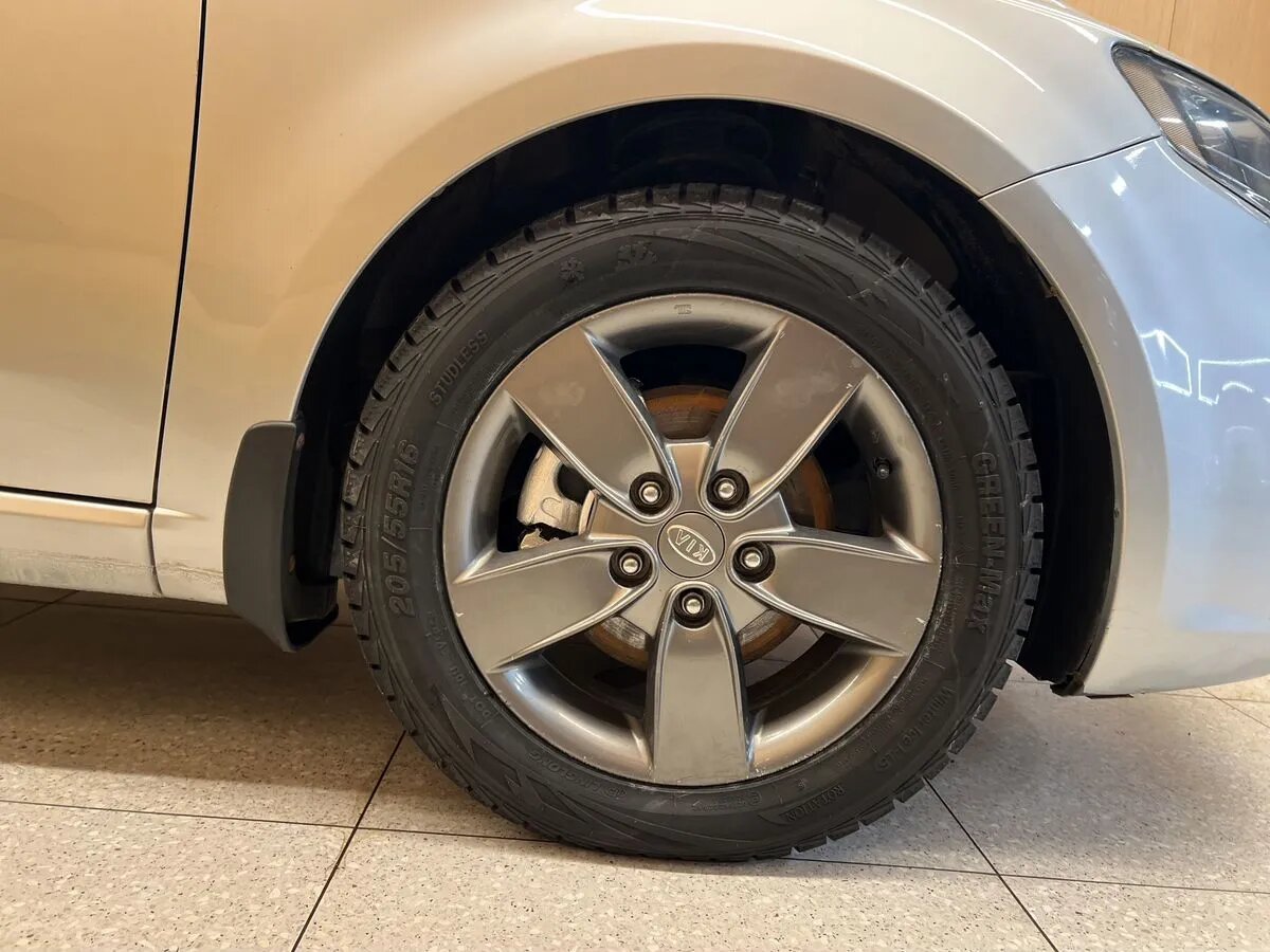 Kia Cerato 2011 19