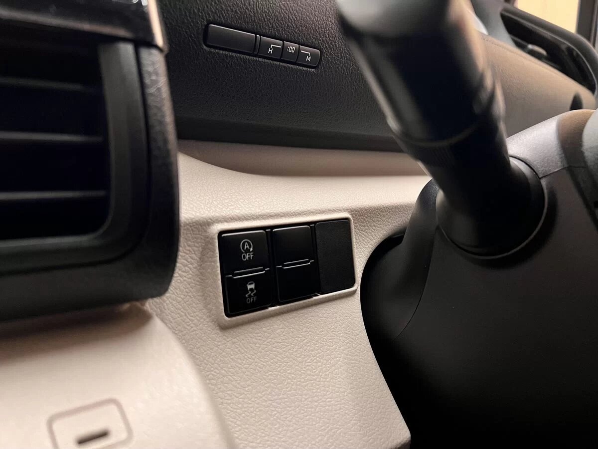 Toyota Sienta 2018 14