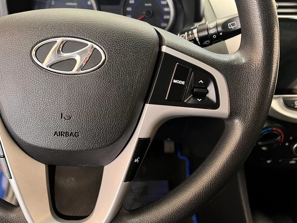 Hyundai Solaris 2015 12