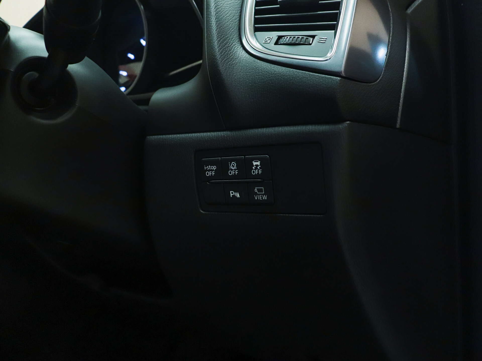 Mazda Axela 2017 11