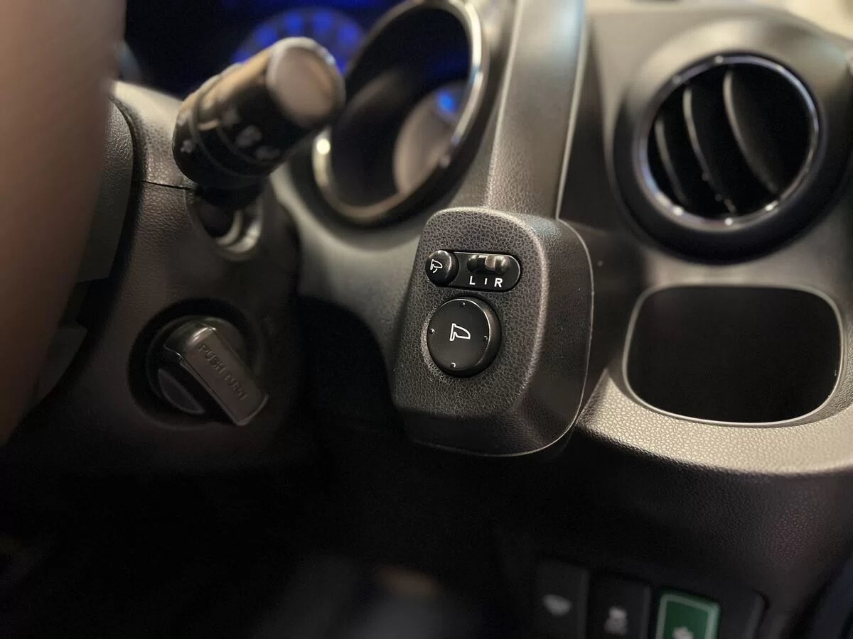 Honda Fit Shuttle 2012 9