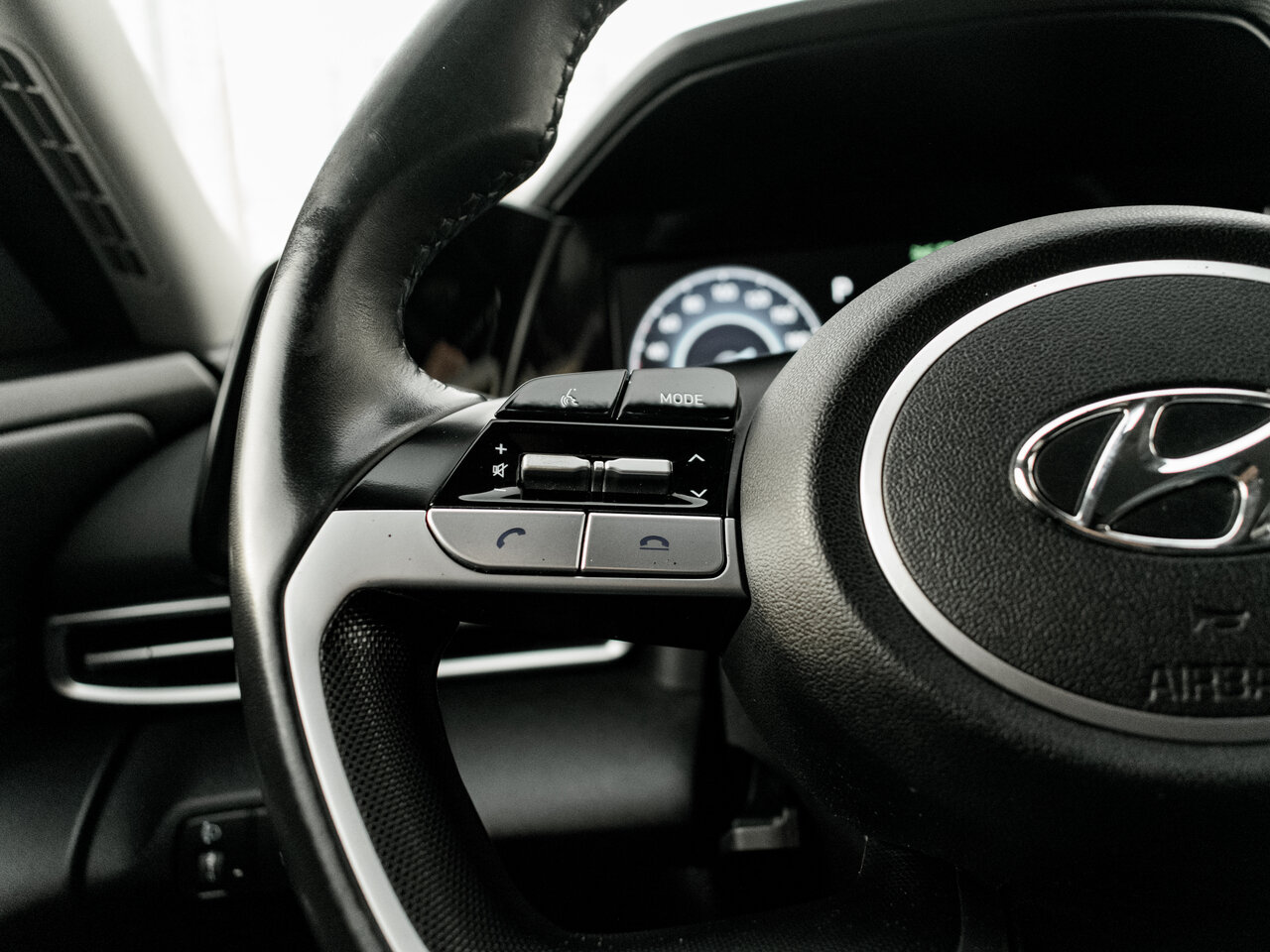 Купить Hyundai Elantra 1.6 AT (128 л.с.), 2022 в Екатеренбурге