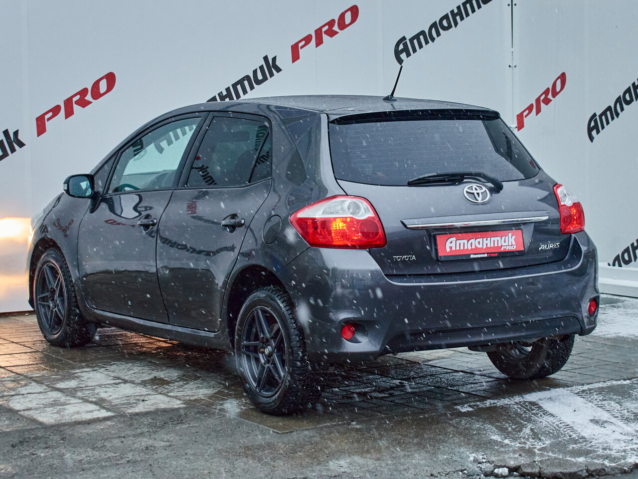 Купить Toyota Auris 1.6 AT (124 л.с.), 2012 в Екатеренбурге