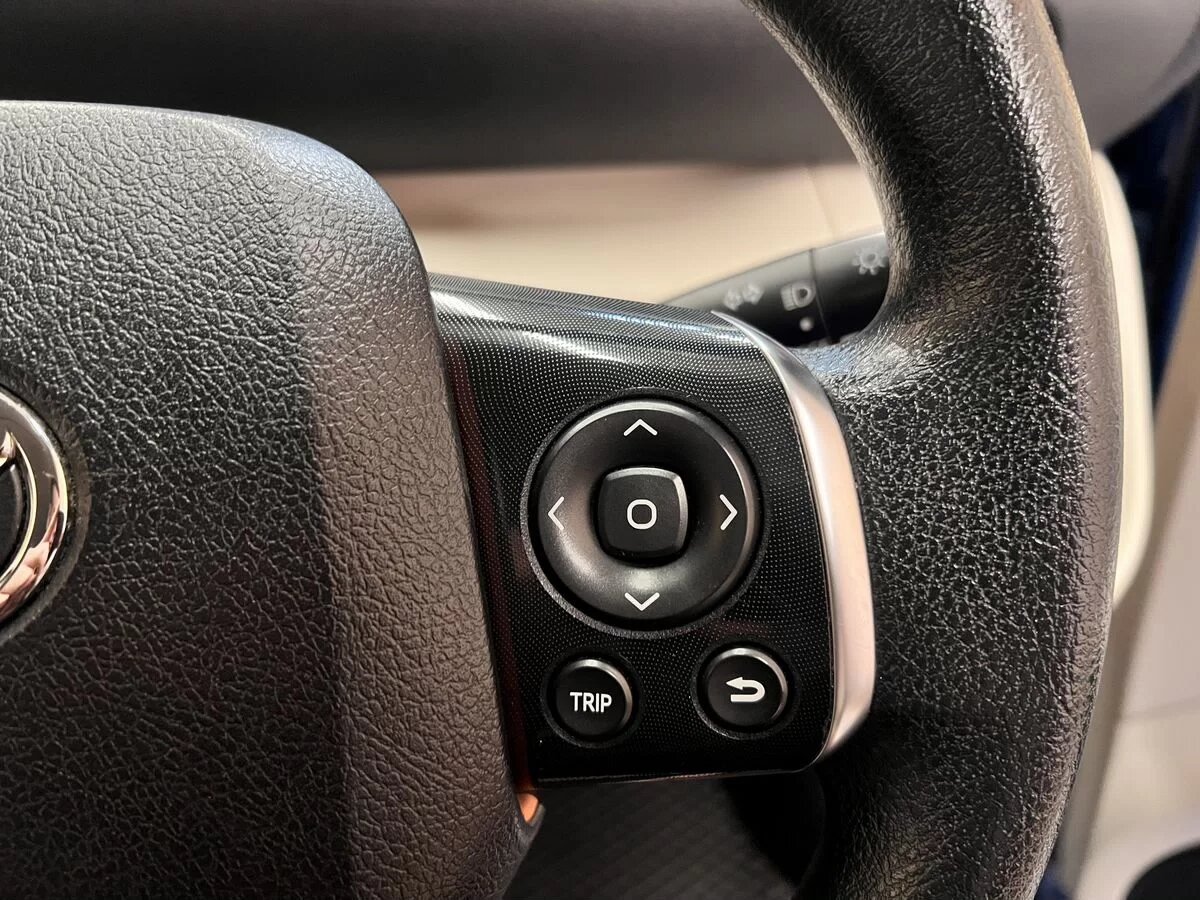 Toyota Sienta 2018 18
