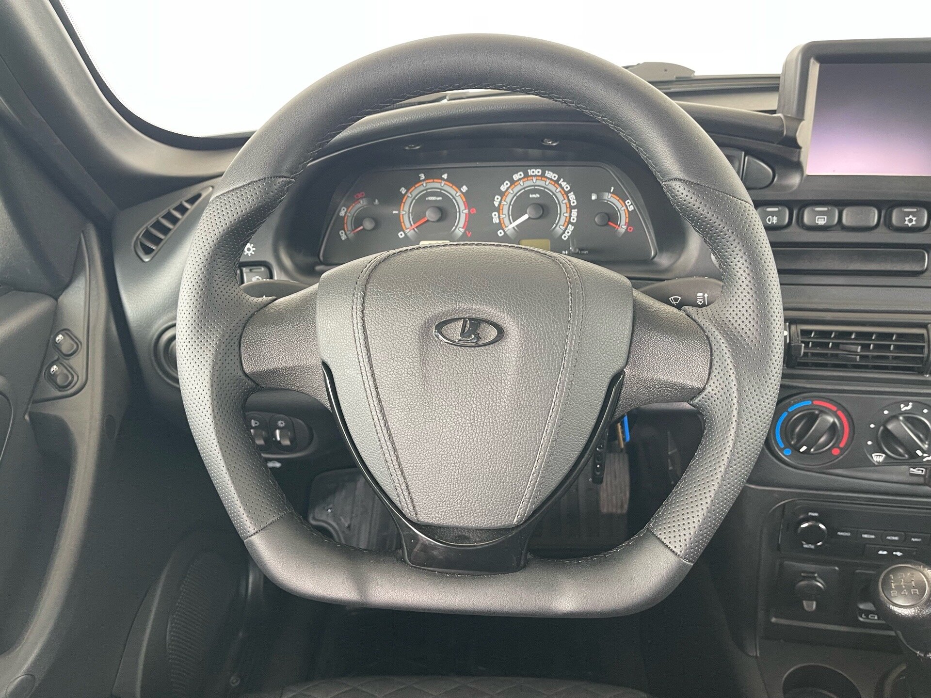 Lada Niva Travel BLACK 2023 г.в., 17 000 км.