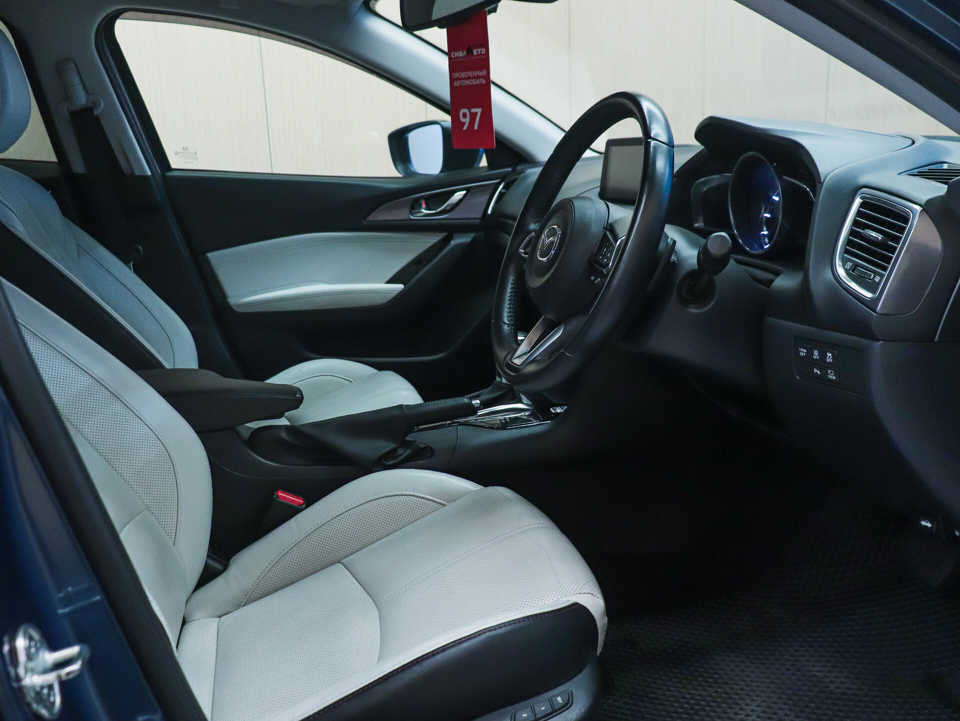 Mazda Axela 2017 13