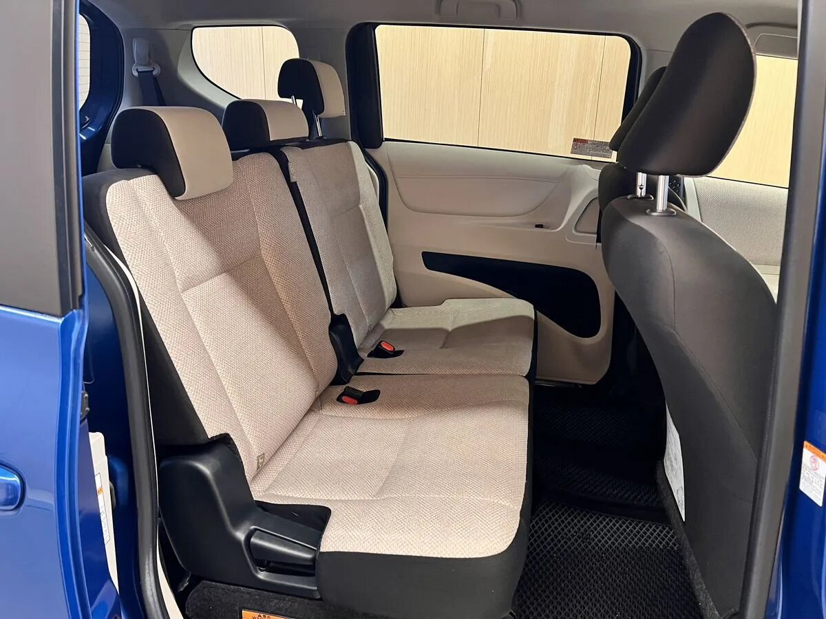 Toyota Sienta 2018 23