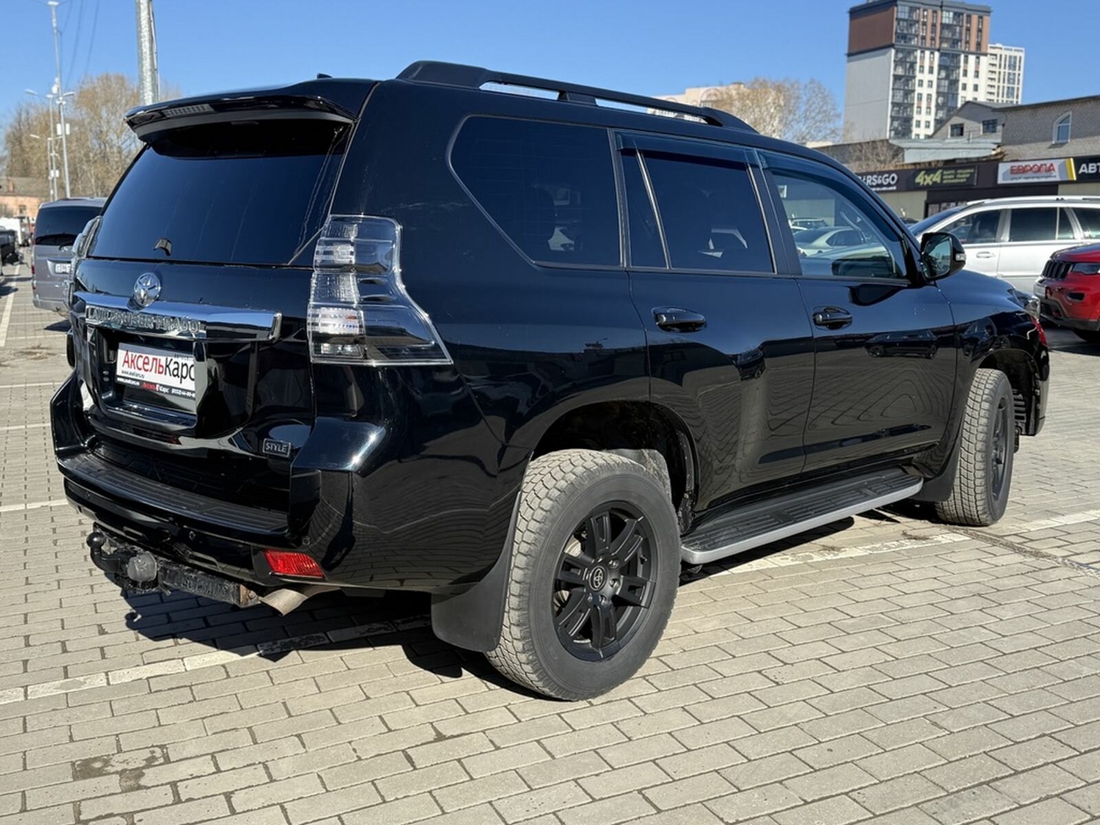 Toyota Land Cruiser Prado, 150 Series Рестайлинг 1 Style Внедорожник 5 дв. 2017 Черный 2.8d AT (177 л.с.) 4WD 129000 км