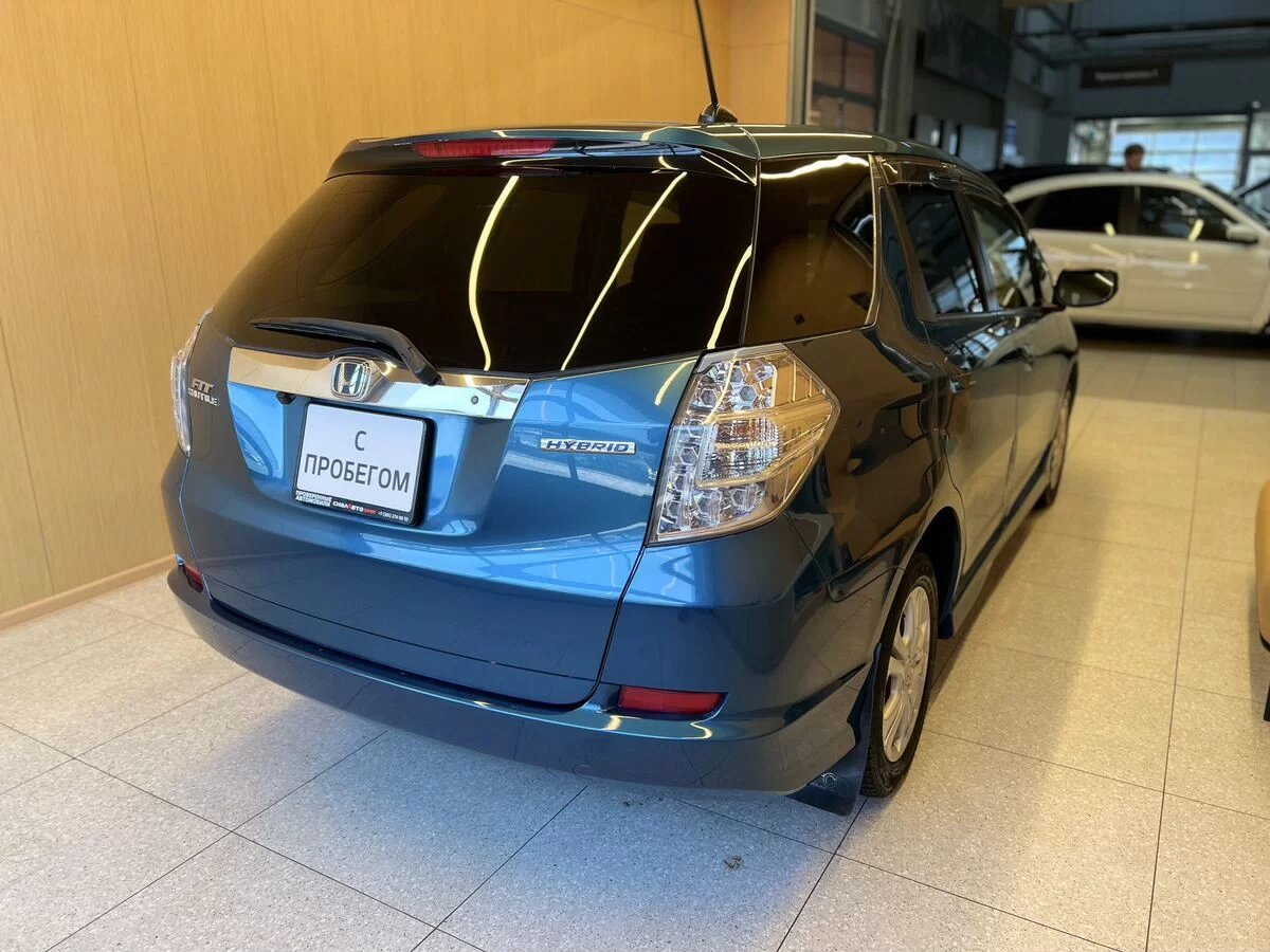 Honda Fit Shuttle 2012 4