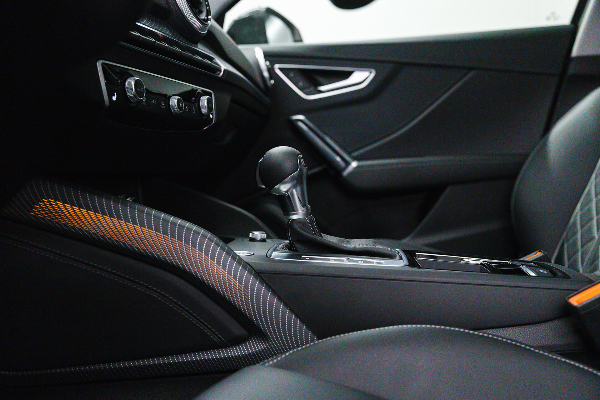 Audi Q2 35 TFSI S tronic — миниатюра 16