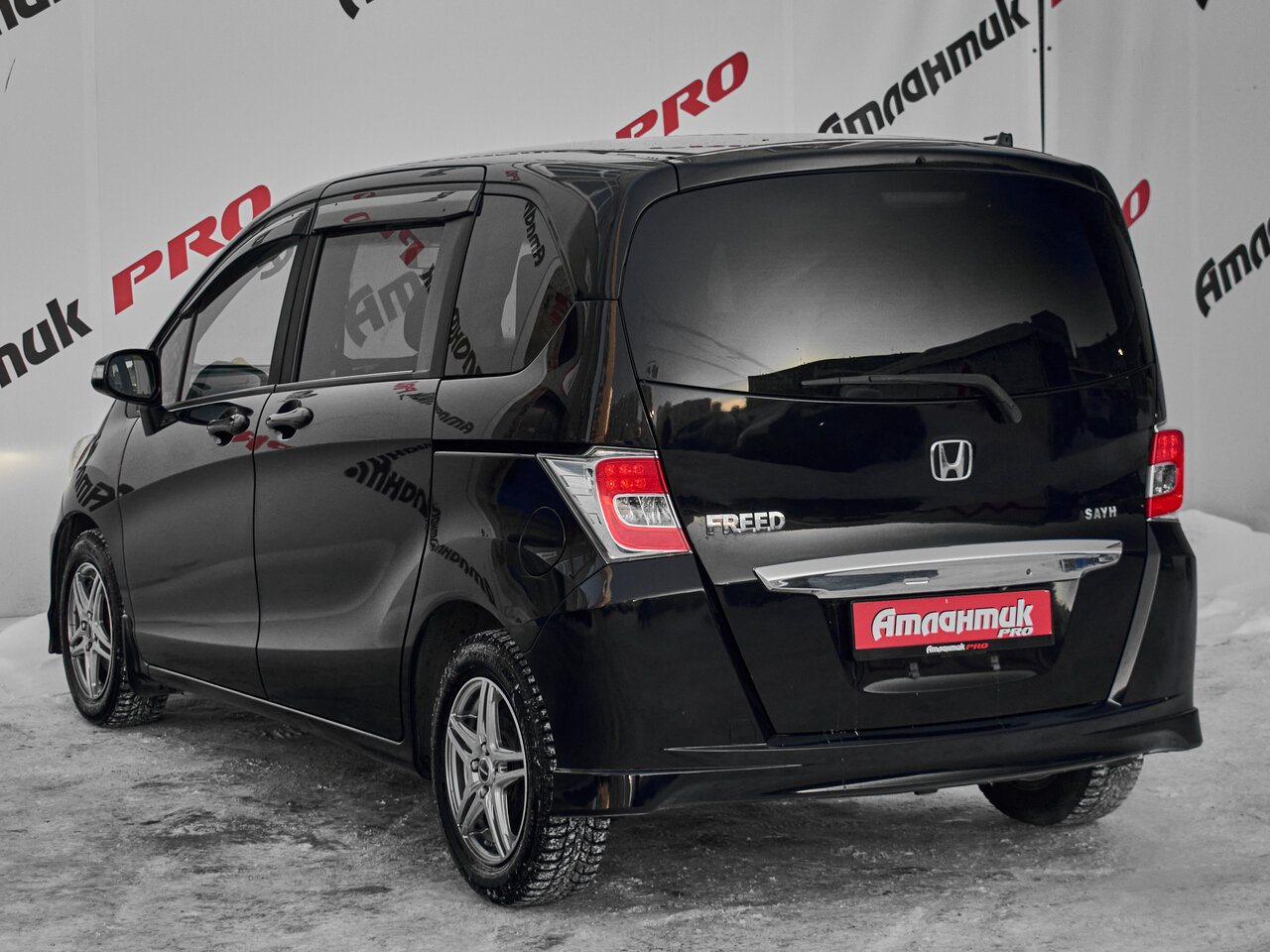 Купить Honda Freed 1.5 CVT (118 л.с.), 2014 в Екатеренбурге